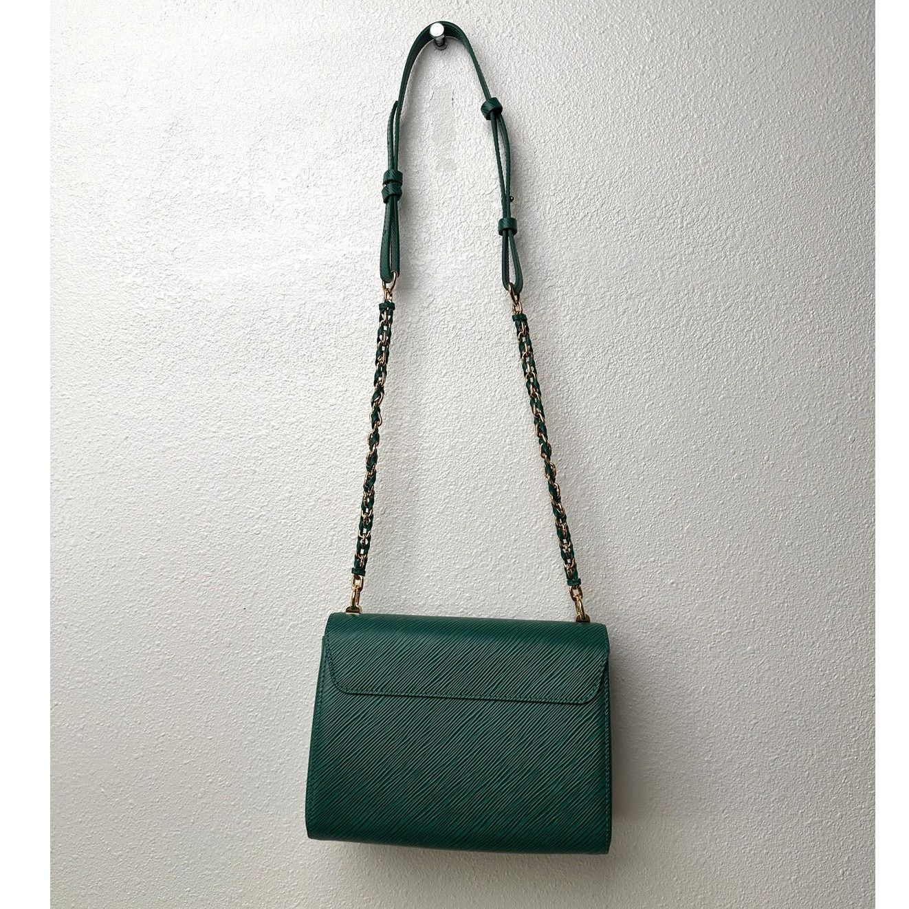 Louis Vuitton Louis Vuitton Twist MM Shoulder Bag – Emerald Epi Leather Size ONE SIZE - 9 Thumbnail