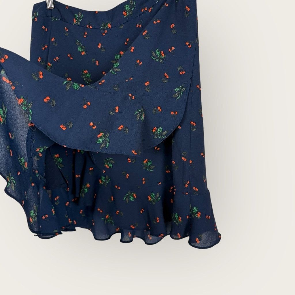Banana Republic Banana Republic Wrap Skirt Size 8 Blue Cherry Print Ruffle Size 30" / US 8 / IT 44 - 5 Thumbnail