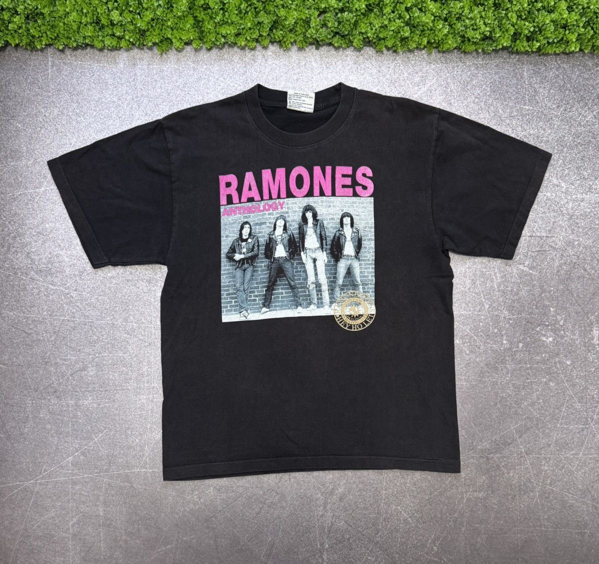Band Tees VINTAGE 90S RARE RAMONES HEY HO Lets GO TOUR T SHIRT Rock Size US L / EU 52-54 / 3 - 1 Thumbnail