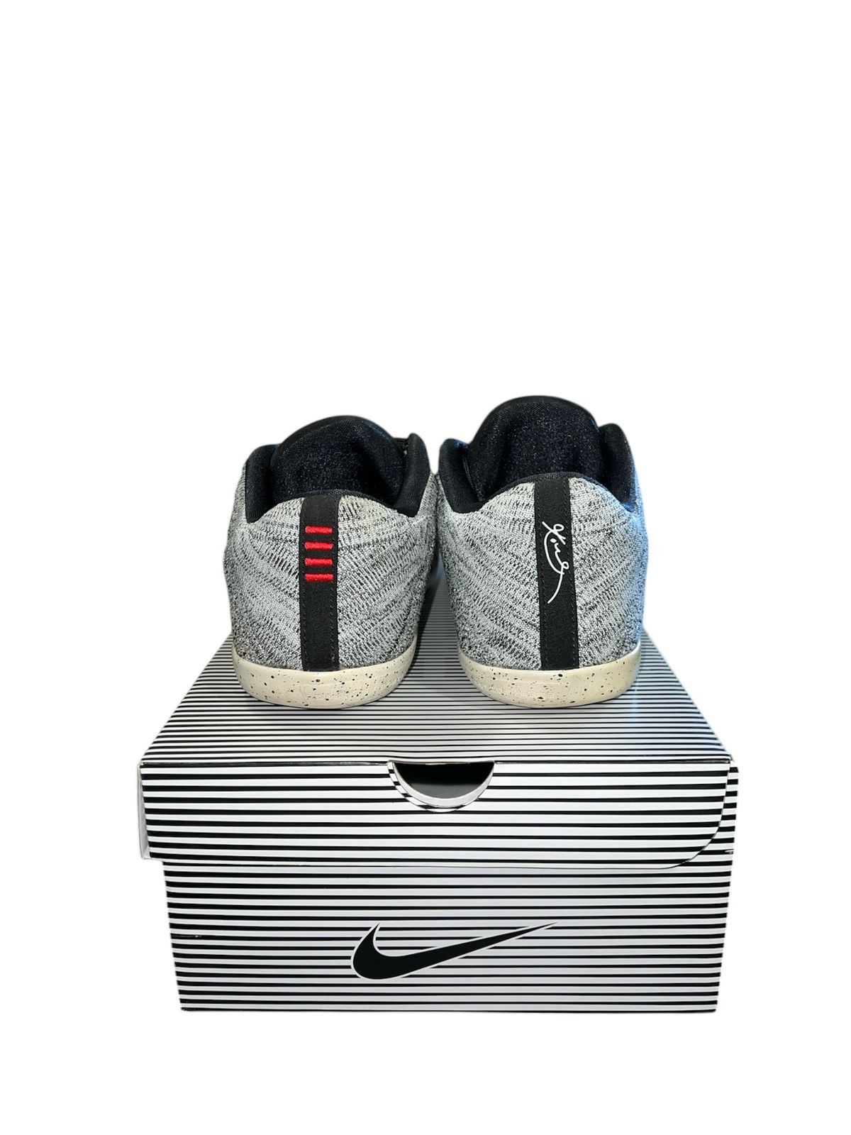 Nike Kobe 11 Elite Oreo Size US 10.5 / EU 43-44 - 4 Thumbnail