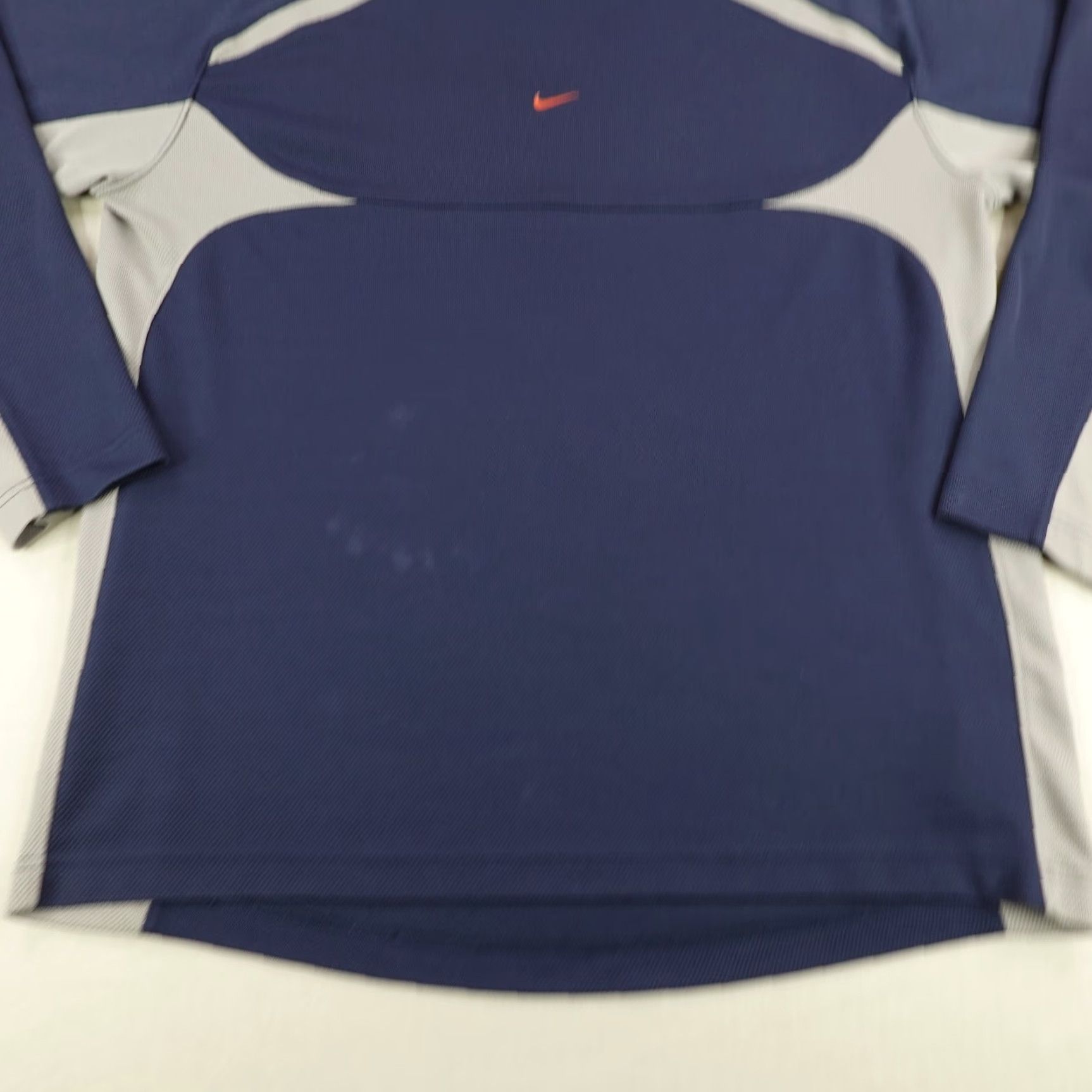 Nike VINTAGE Nike Shirt Mens 2XL Blue Gray Center Swoosh Athletic Raglan Gym Y2K Shirt Size US XXL / EU 58 / 5 - 3 Thumbnail