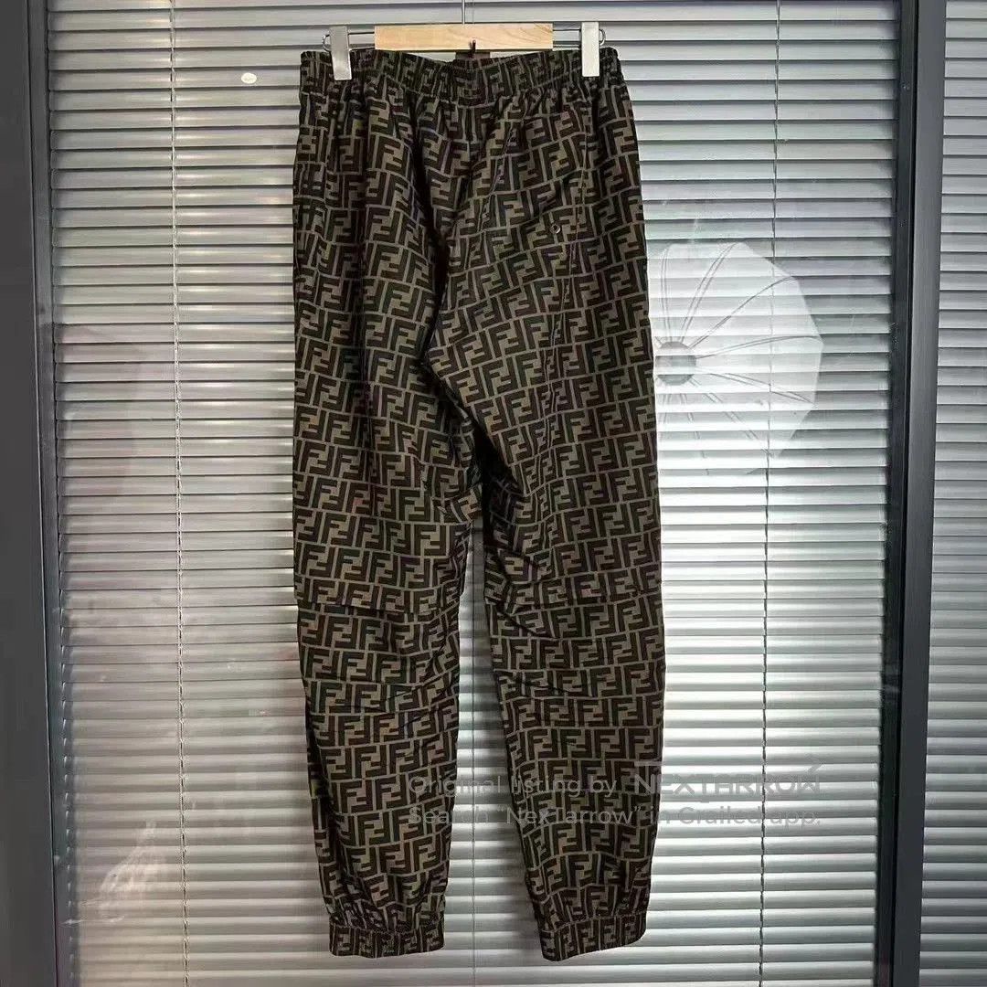 Fendi Fendi All-over Logo Sweatpants. Size US 30 / EU 46 - 2 Thumbnail