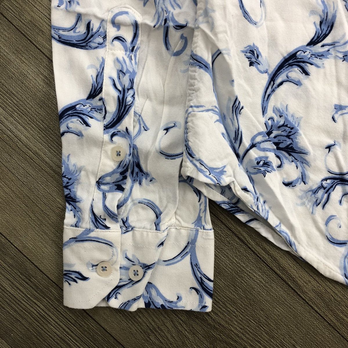 Versace Vintage Luxury Shirt Versace Floral Button Up Size US M / EU 48-50 / 2 - 9 Thumbnail