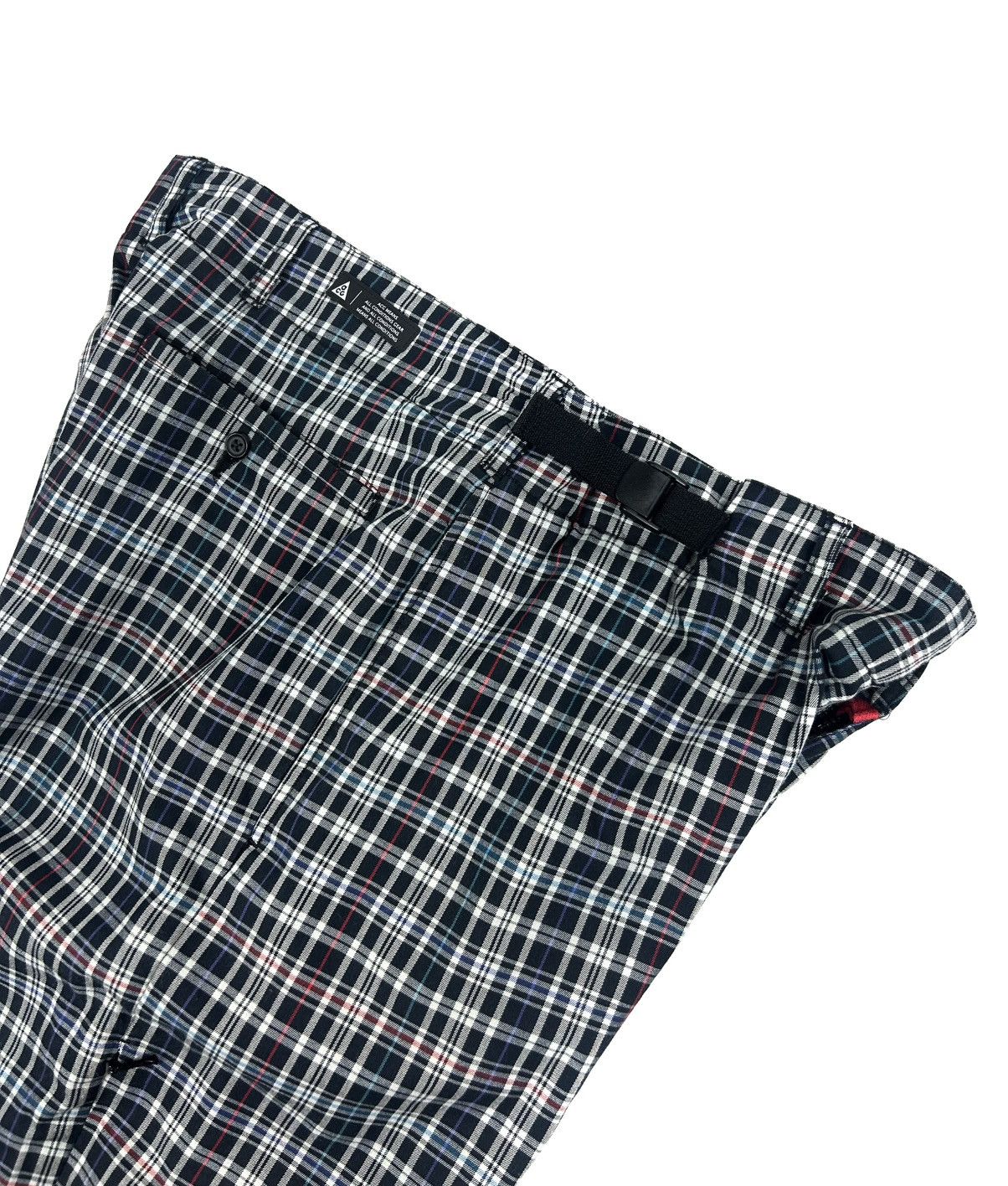 Nike ACG Vintage Nike ACG Plaid Cargo Shorts Size M Outdoor Y2k Size US 32 / EU 48 - 12 Thumbnail