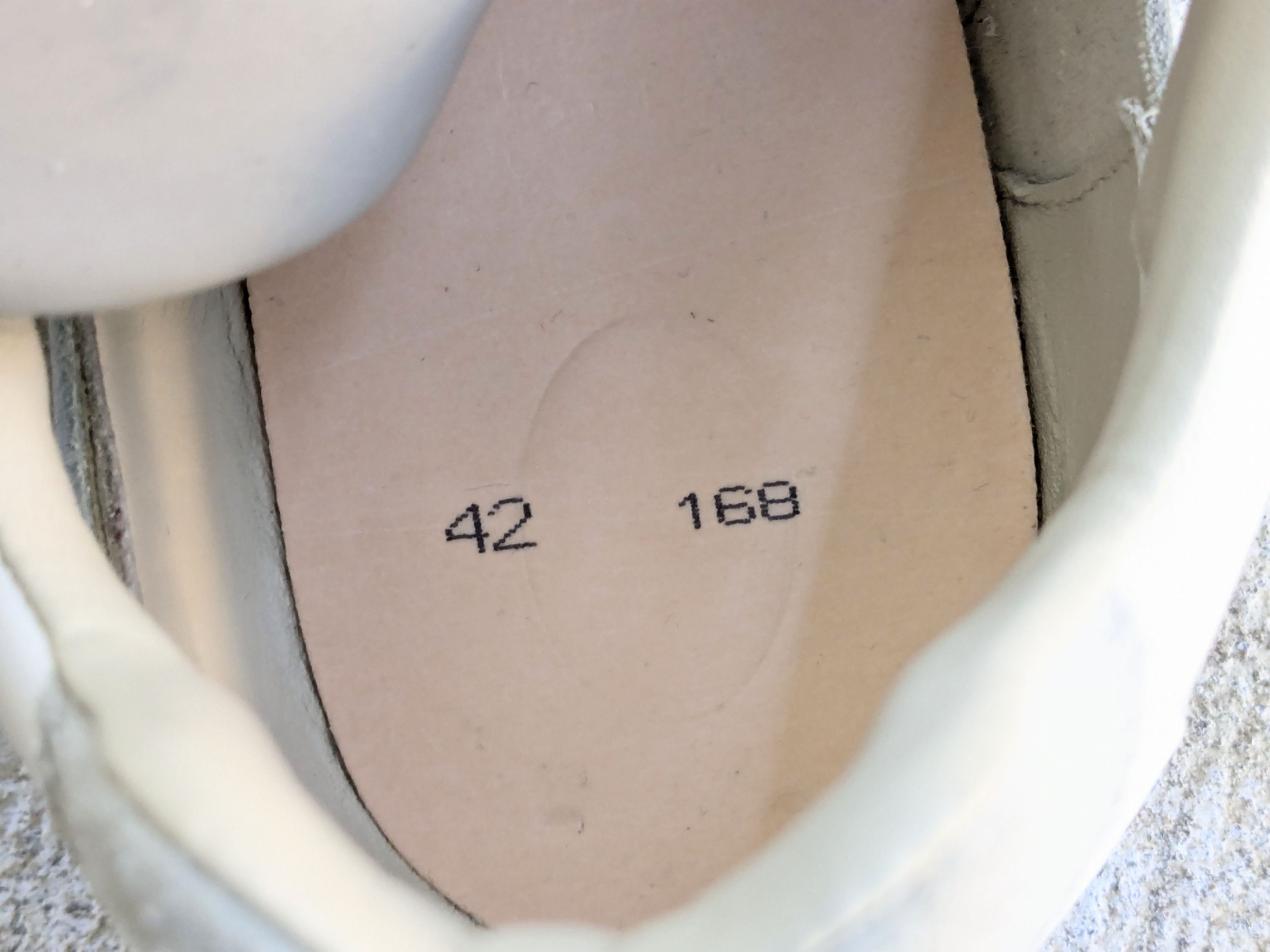 Maison Margiela Maison Margiela GAT White Gray 9 42 Leather Suede Low Tops Size US 9 / EU 42 - 15 Thumbnail