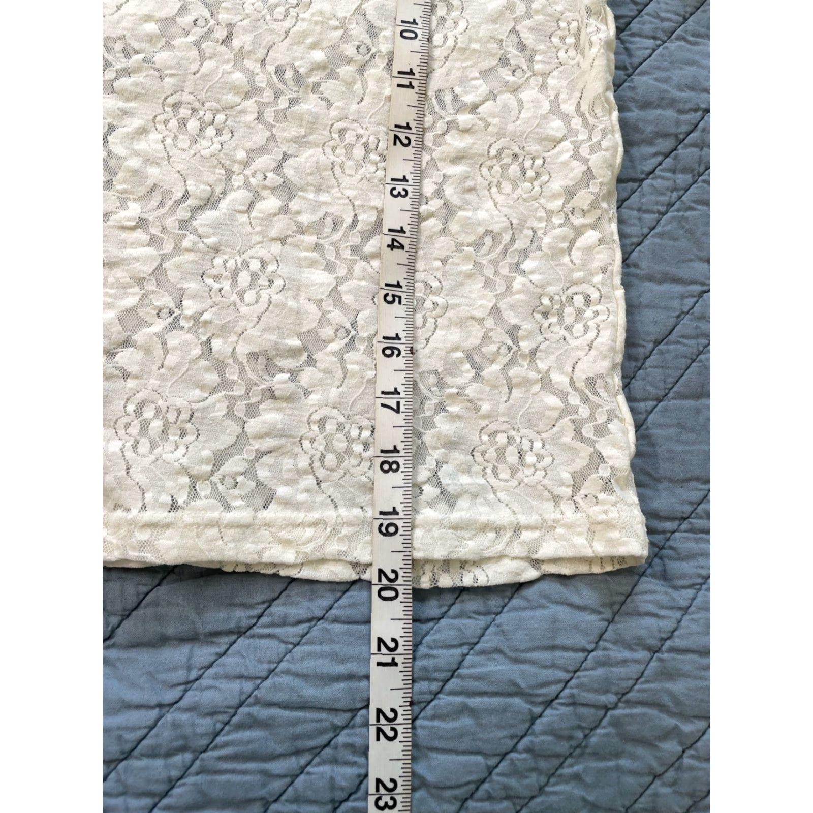 Vintage Cream Lace Short Sleeve Fitted Top, Small/Medium, Vintage, Romance, Cottagecore, Women, Blouse Size S / US 4 / IT 40 - 6 Thumbnail