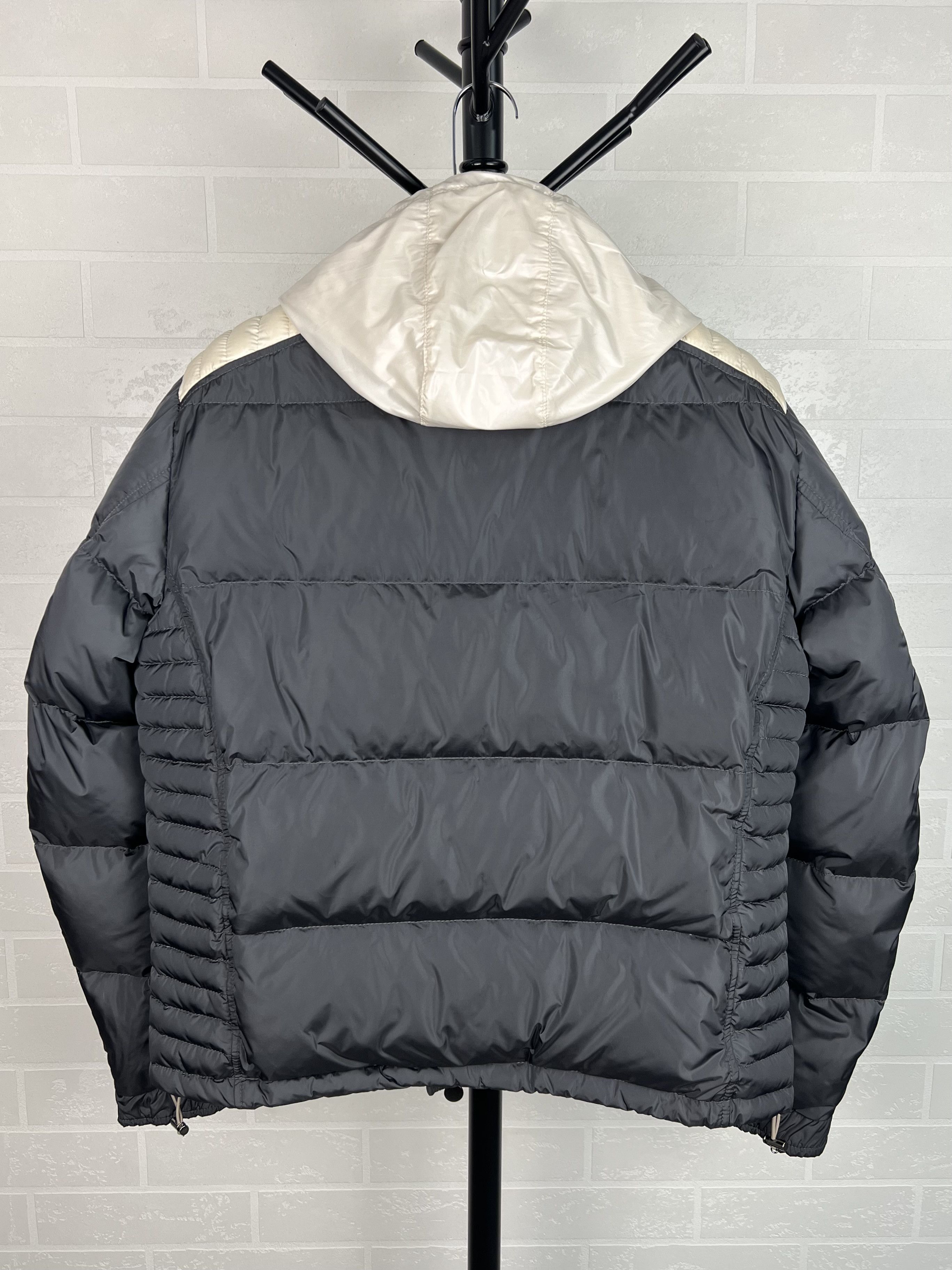 Moncler MONCLER Down Jacket Puffer AUSTIN GIUBBOTTO Patch Logo Gray Size US XL / EU 56 / 4 - 21 Thumbnail
