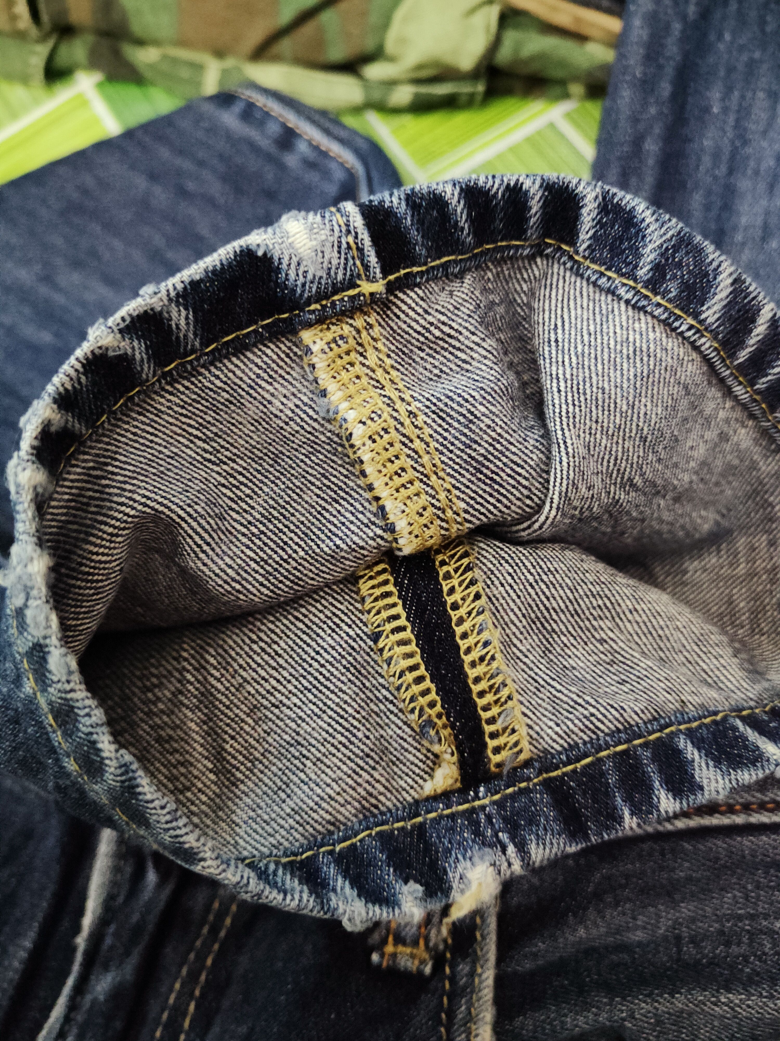 Japanese Brand Uniqlo Dark Blue Distressed Ripped Jeans #S2727 Size US 35 - 8 Thumbnail