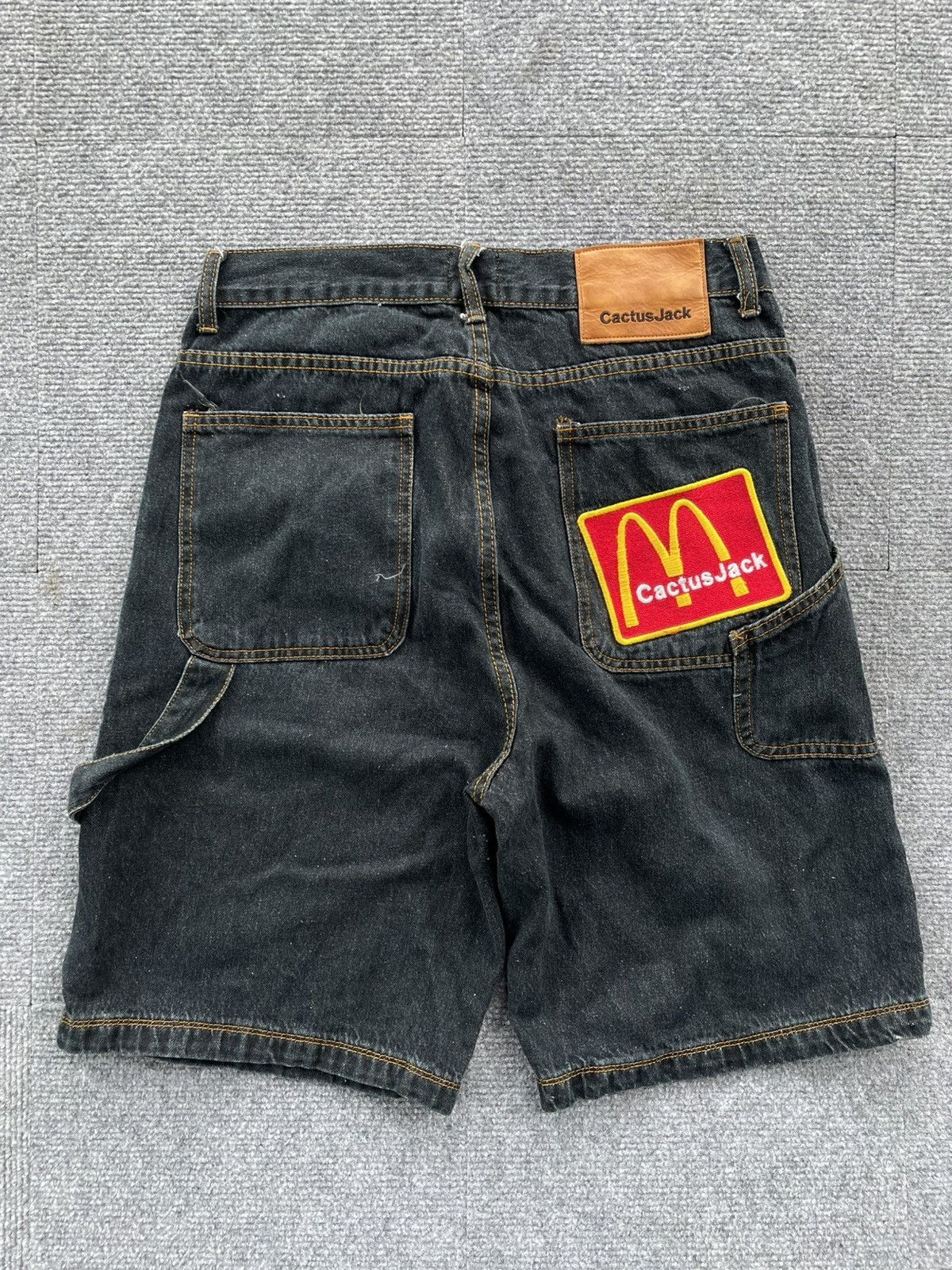 Other CactusJack x Mc Donalds Size US 32 / EU 48 - 1 Thumbnail