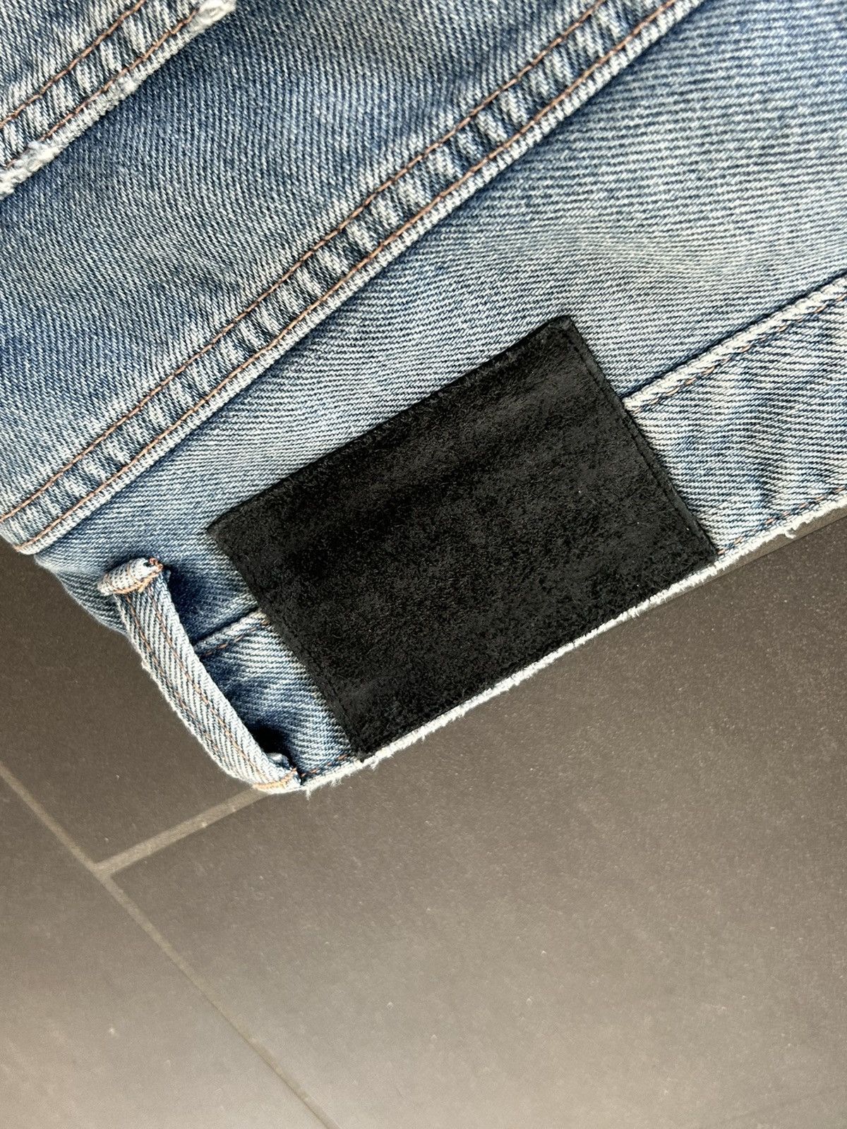 Vuja De Steve Distressed Straight-Leg Jeans In Washed Blue Vuja De Steve Distressed Straight-Leg Jeans In Washed Blue