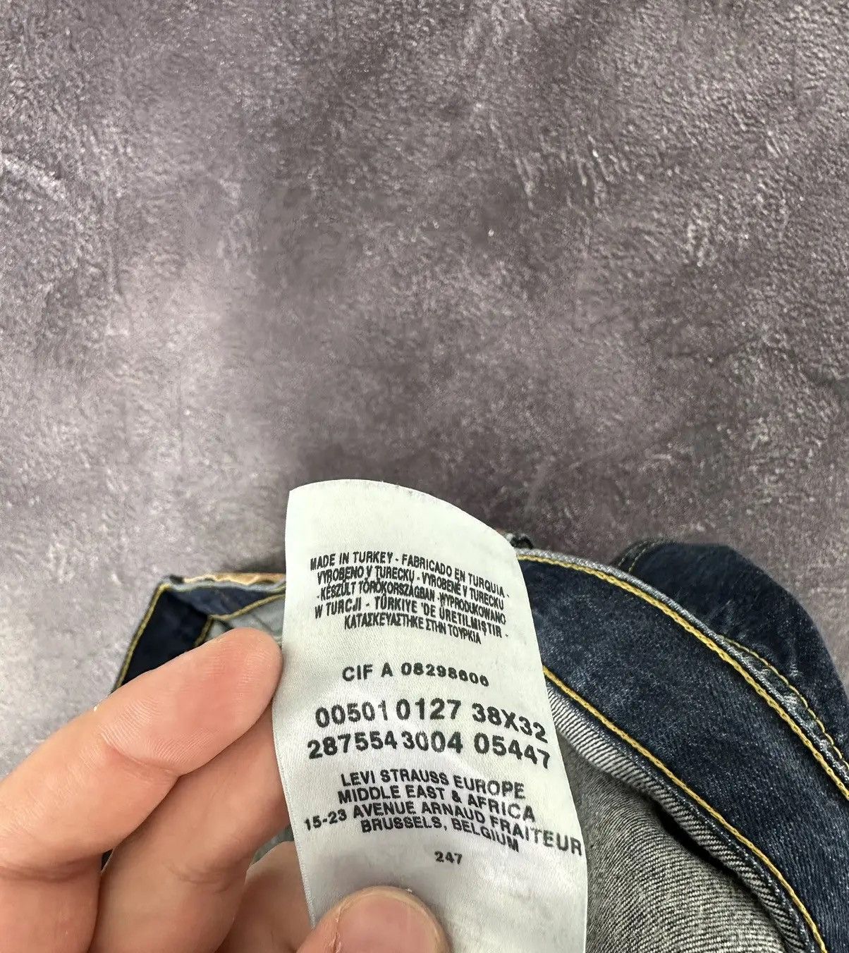 Levi's × Vintage Vintage Levi’s 501 Straight Fit Faded Blue Denim Jeans Size US 38 / EU 54 - 9 Thumbnail