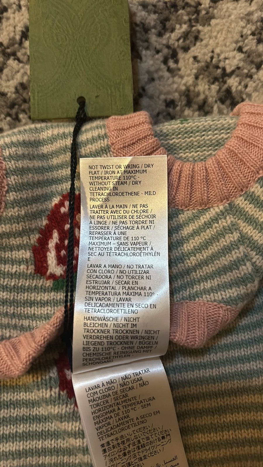 Gucci Gucci Strawberry Wool Dog Sweater size S Size ONE SIZE - 4 Thumbnail