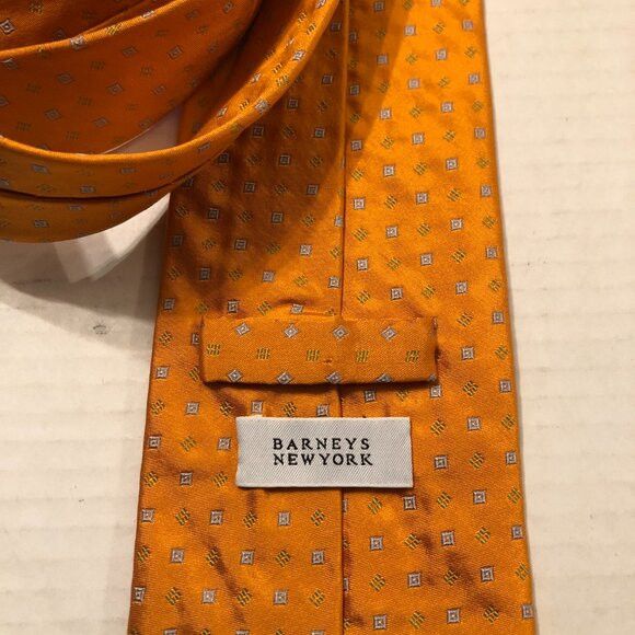 Barneys New York BARNEYS MEN'S NEW ORANGE SILK TIE 3 1/2" X 60" Size ONE SIZE - 3 Thumbnail