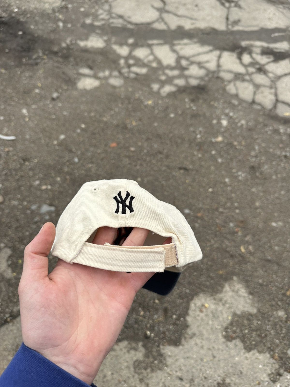New York Yankees Vintage New York 3 Cap Beige Y2K Old Money Style Size ONE SIZE - 4 Thumbnail