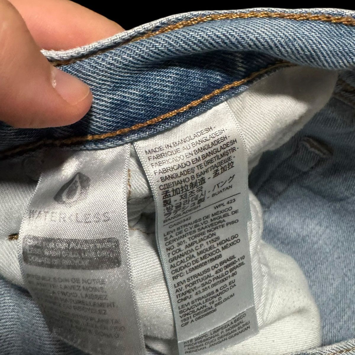 Levi's Levi's 505 Light Wash Distressed Jeans Men's 33.5x27 5/8 Size US 33 - 7 Thumbnail