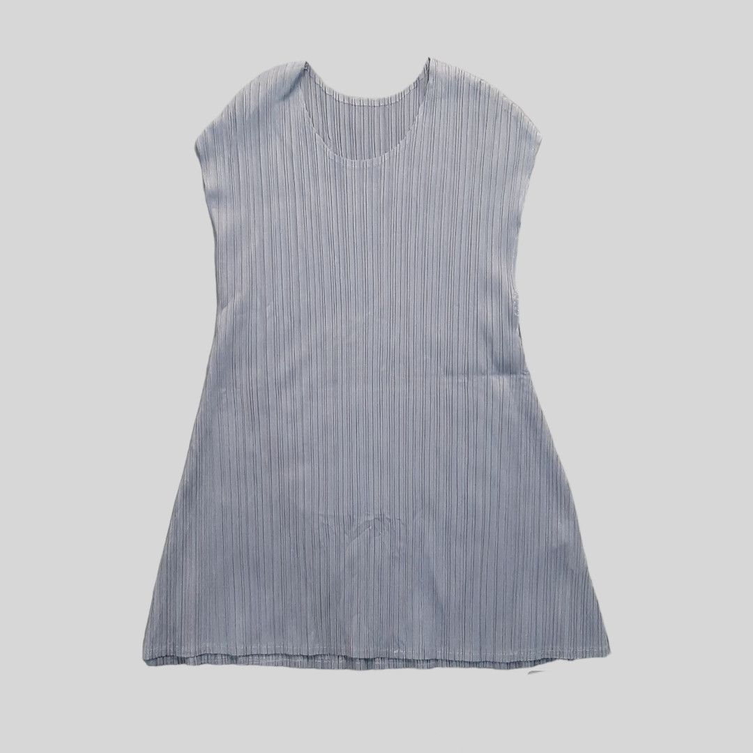 ISSEY MIYAKE pleated midi dress