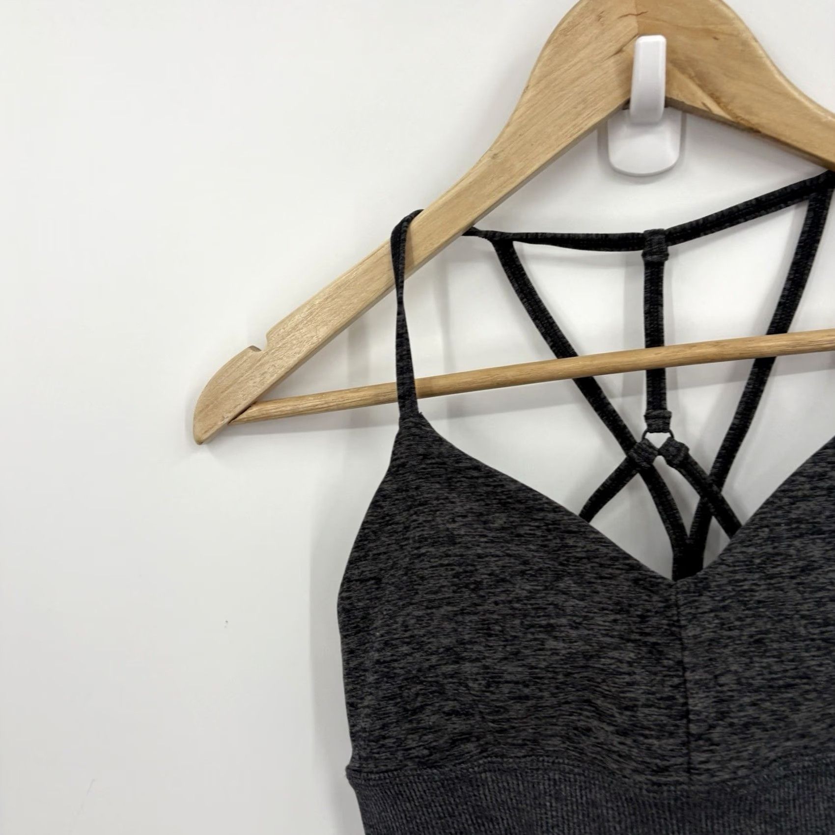 Alo Alo Yoga Sports Bra Womens XS Crossback Soft Stretch Gym Comfy Pilates Shirt Size ONE SIZE - 2 Thumbnail