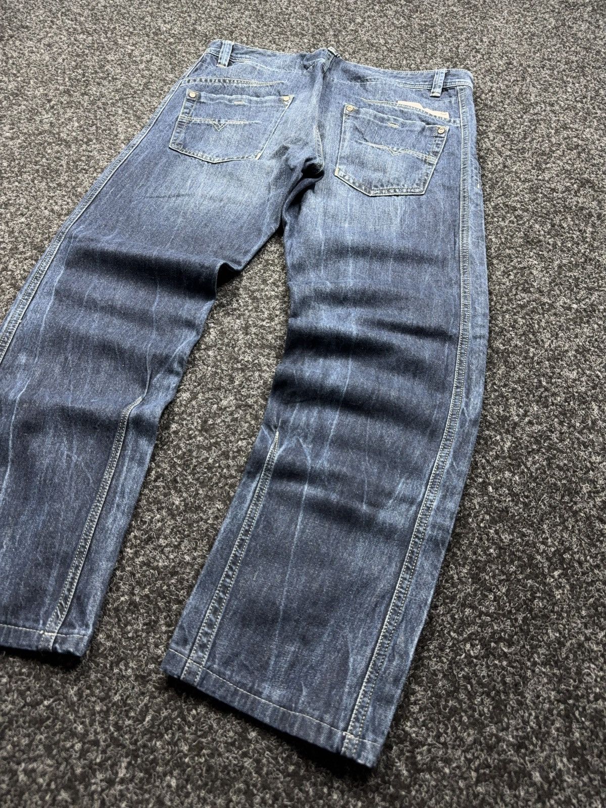 Diesel Luxury 00s Diesel Darron Distressed Y2K Slim Tapered Jeans Size US 33 - 13 Thumbnail