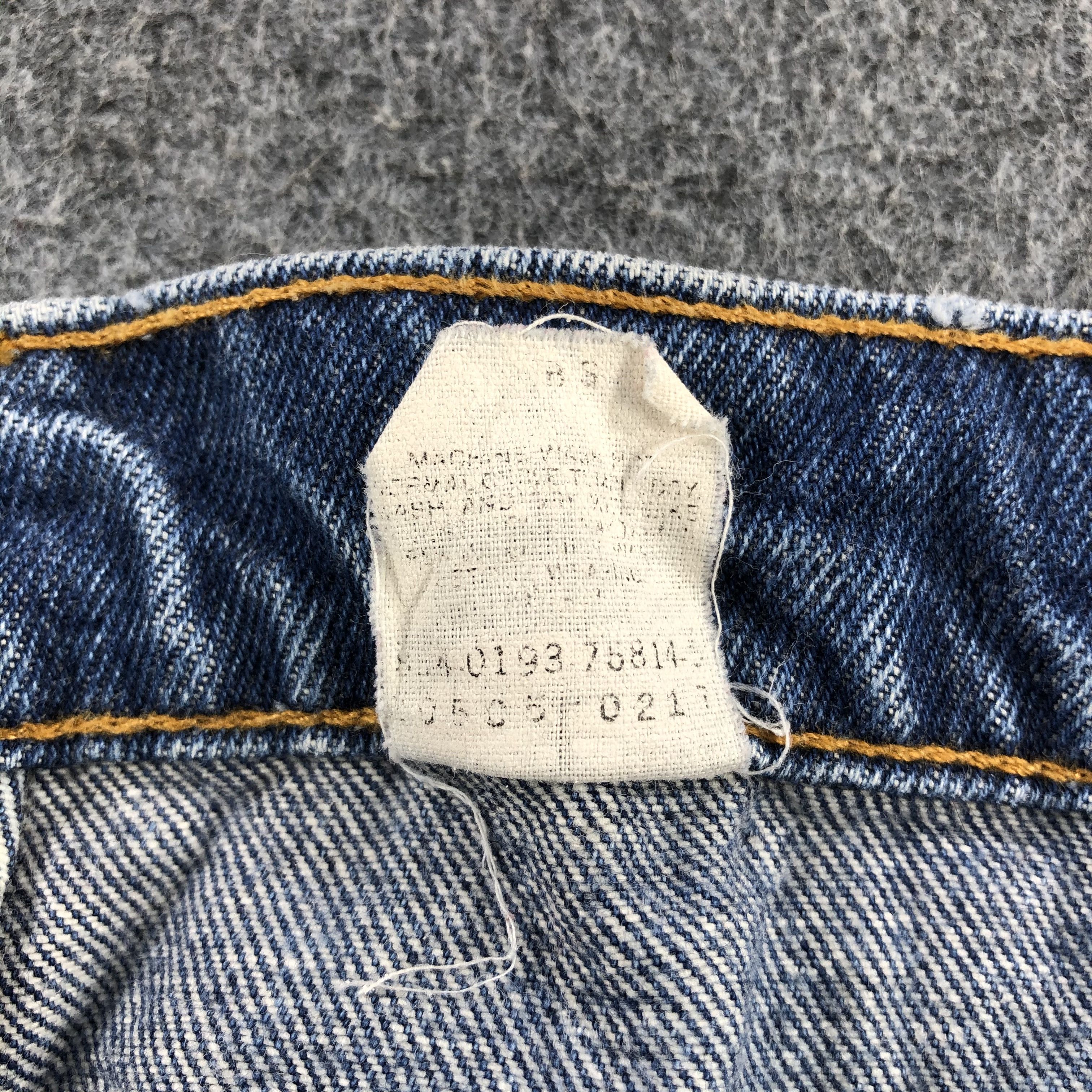 Levi's Vintage 90s Blue Wash Levis 505 Orange Tab Jeans-J2232 Size US 35 - 11 Thumbnail