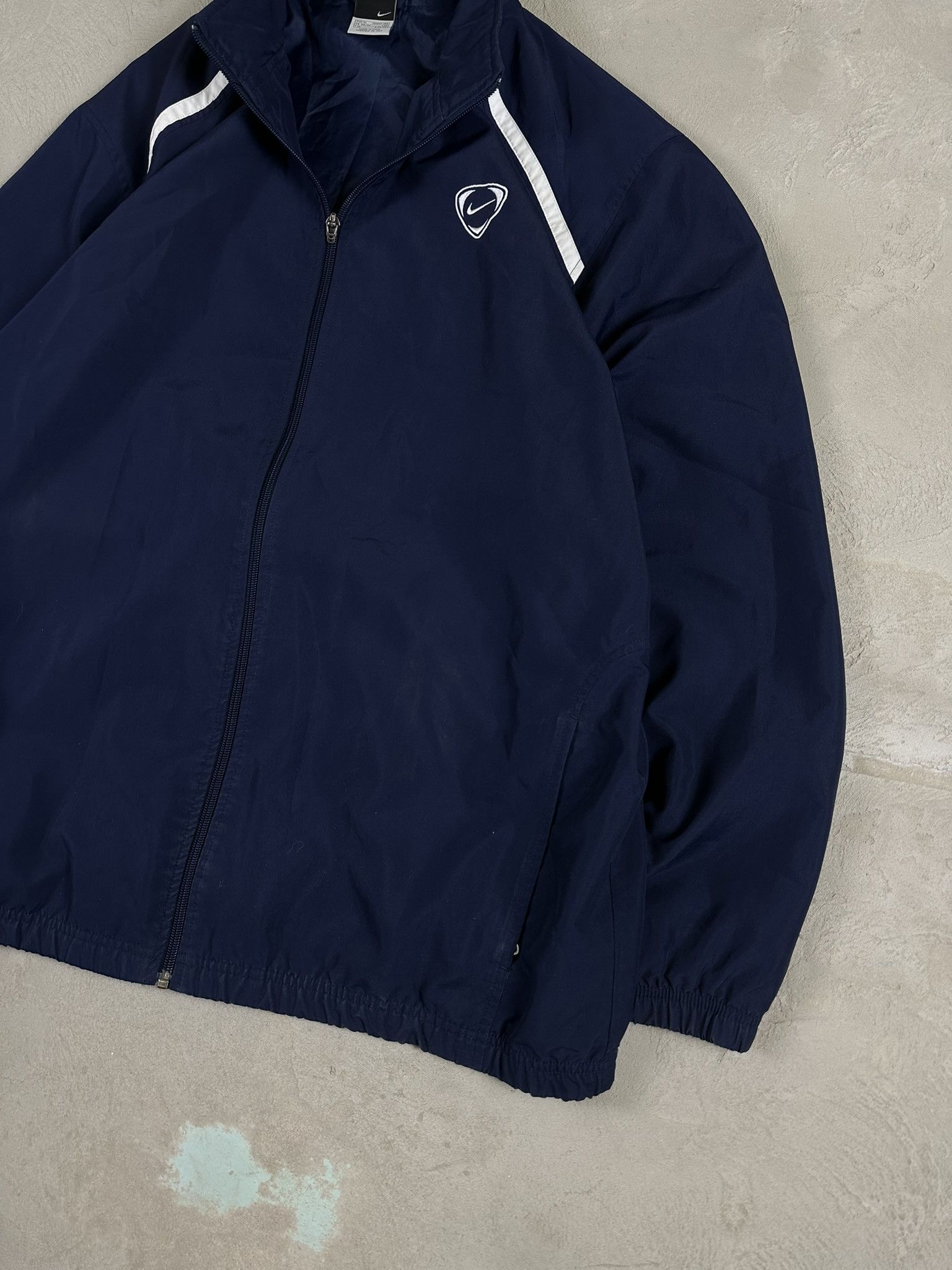 Nike 00s Vintage Nike Tracksuit Zip Boxy Nylon Jacket Size US L / EU 52-54 / 3 - 4 Thumbnail