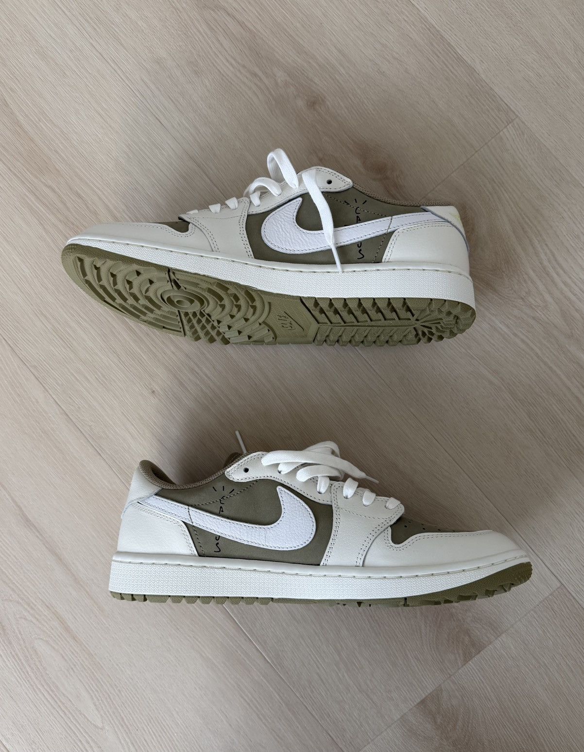 Jordan Brand × Travis Scott Travis Scott x Jordan 1 Retro Low Golf Neutral Olive Size US 10 / EU 43 - 7 Thumbnail
