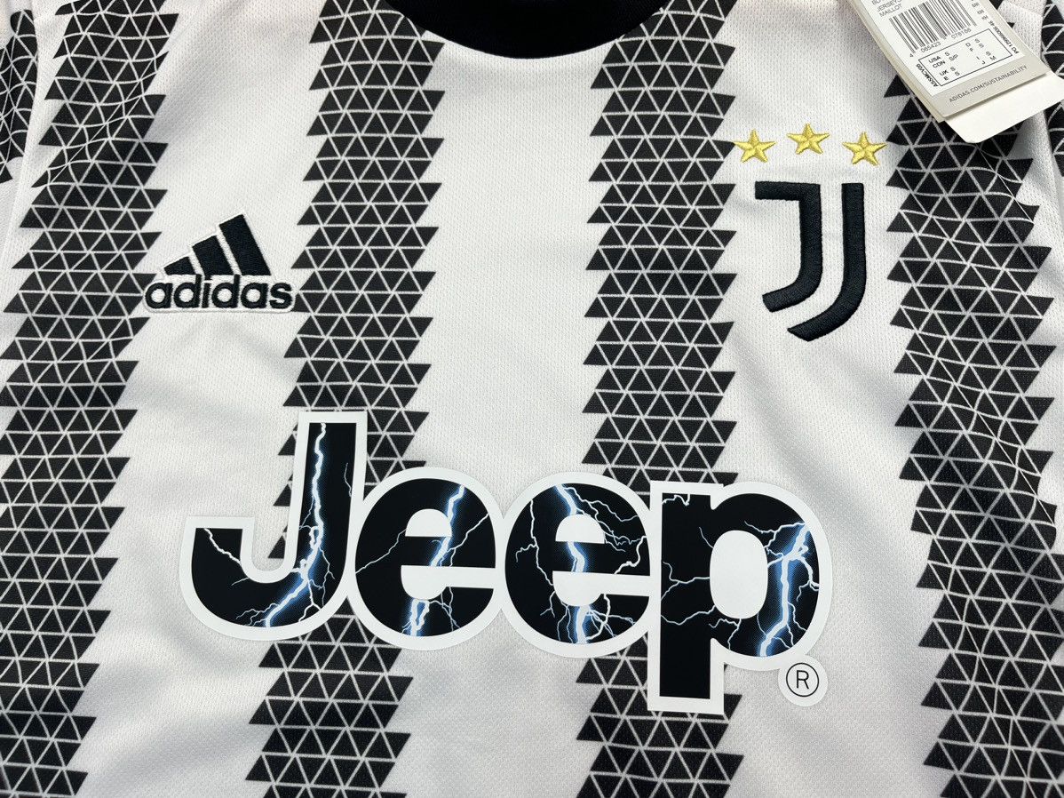 Adidas JUVENTUS 2022 2023 HOME FOOTBALL SHIRT SOCCER JERSEY ADIDAS Size US S / EU 44-46 / 1 - 4 Thumbnail