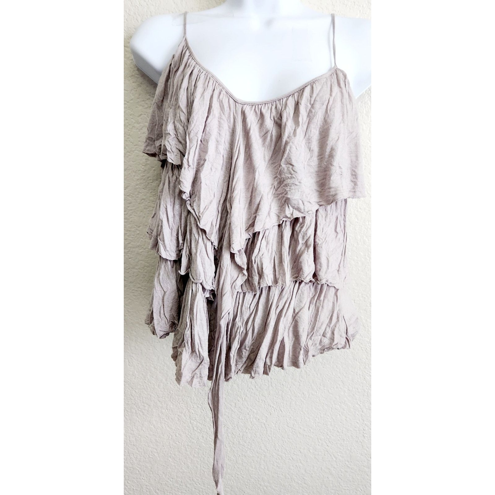 Other Papaya Gray Tiered Ruffled Spaghetti Strap Racerback Top M Size M / US 6-8 / IT 42-44 - 1 Thumbnail
