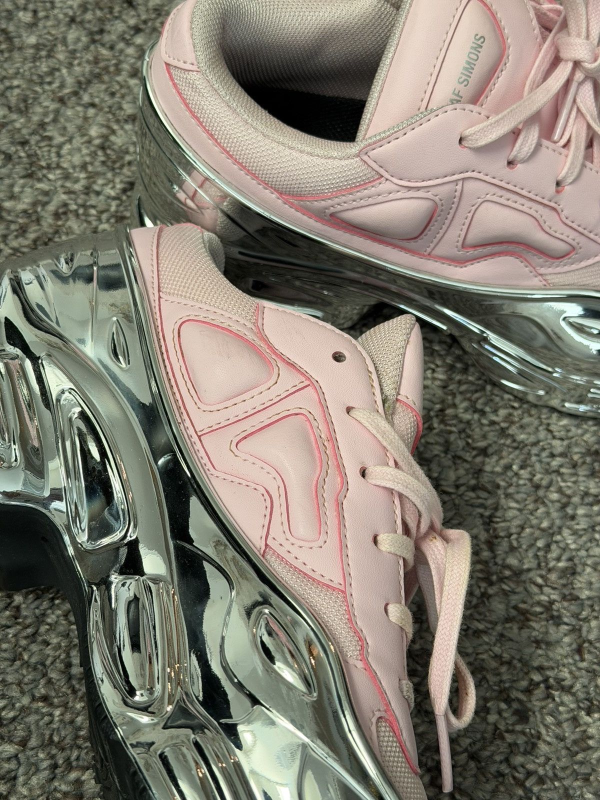 Adidas × Raf Simons Ozweego Pink Chrome Raf Simons x Adidas Size US 7.5 / EU 40-41 - 5 Thumbnail