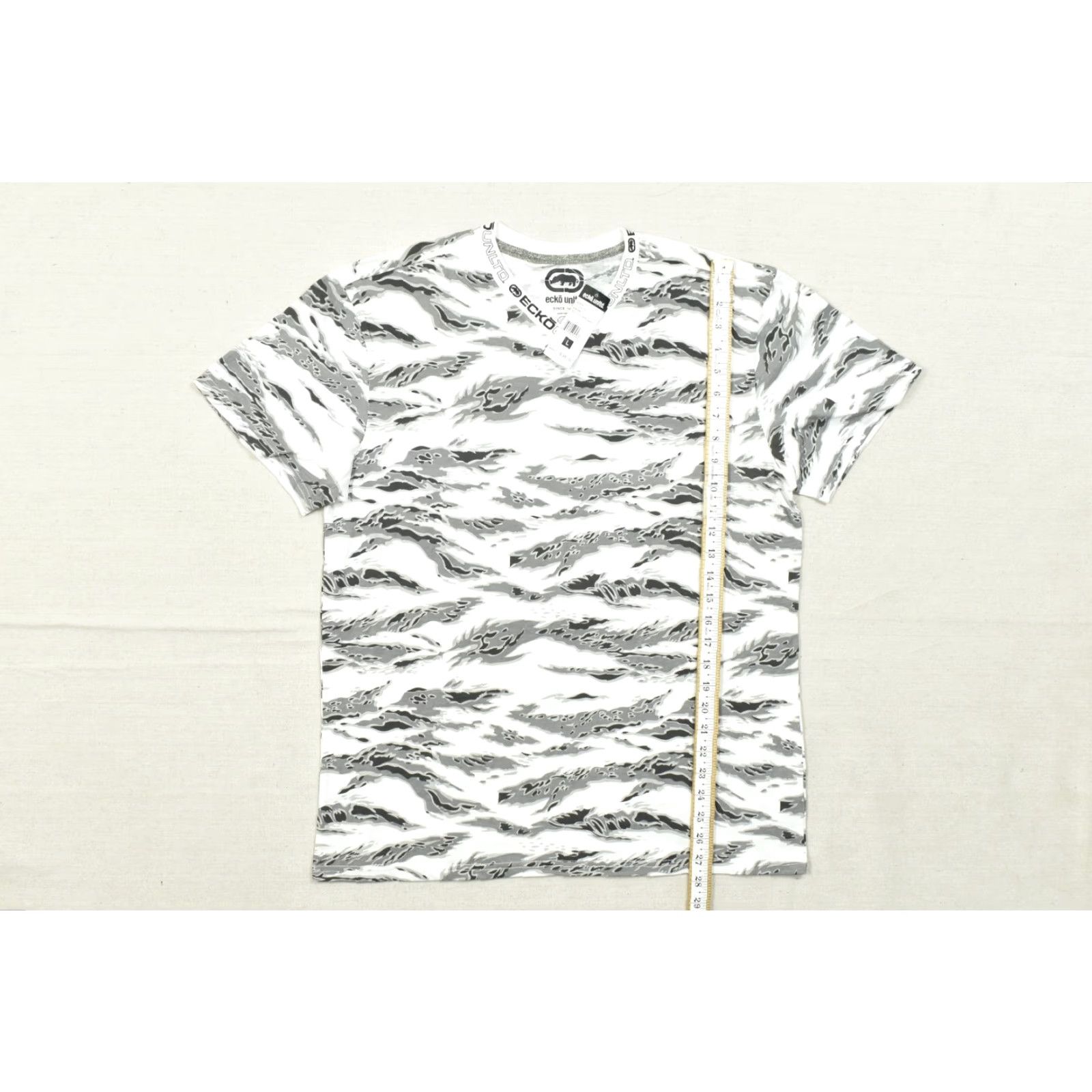 Ecko Unltd. Ecko Unltd Men's Large White Tiger Camo V-Neck T-Shirt NWT MSRP 8 Size US L / EU 52-54 / 3 - 4 Thumbnail