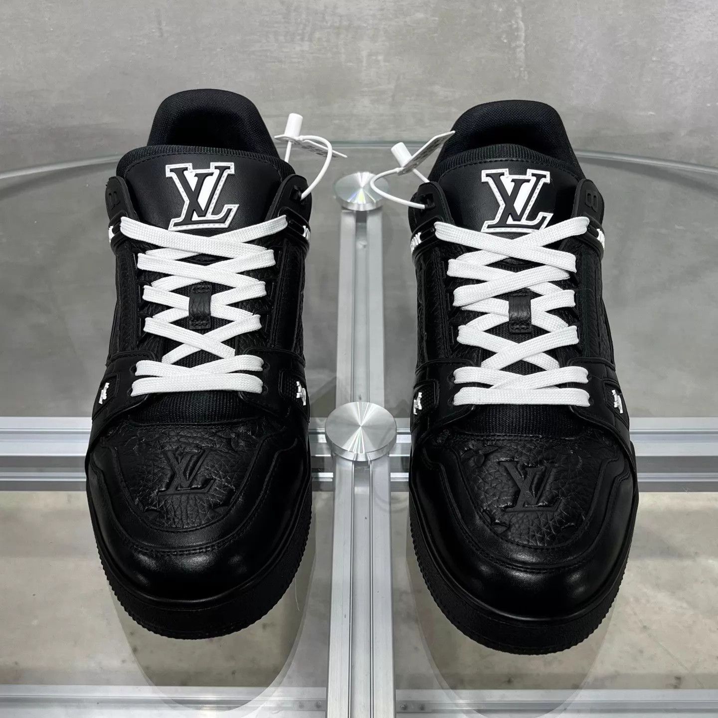 Louis Vuitton Louis Vuitton Trainer Black UK8 42 Size US 9 / EU 42 - 1 Thumbnail