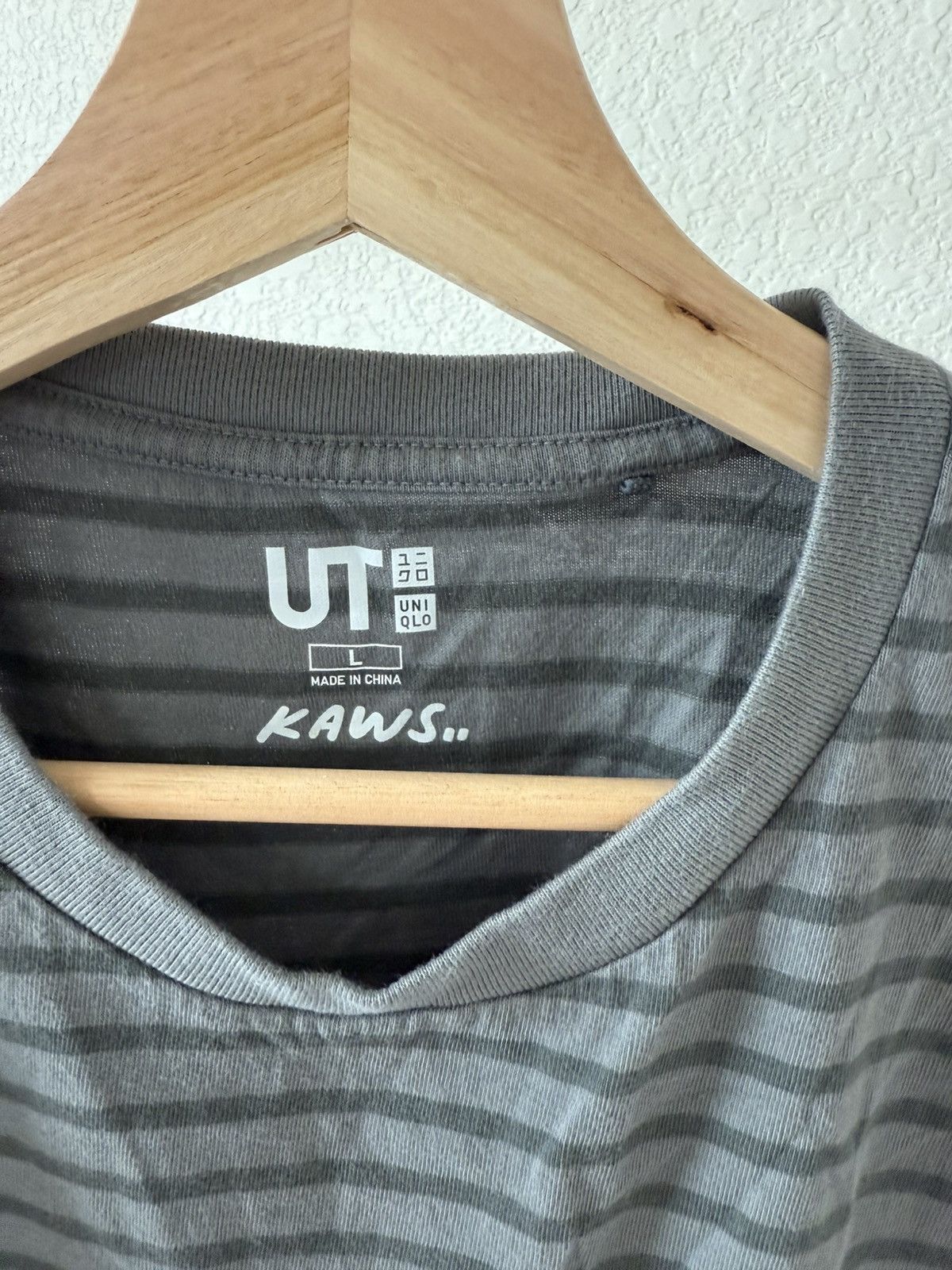 Kaws × Uniqlo Striped Logo T-Shirt Size US L / EU 52-54 / 3 - 2 Thumbnail