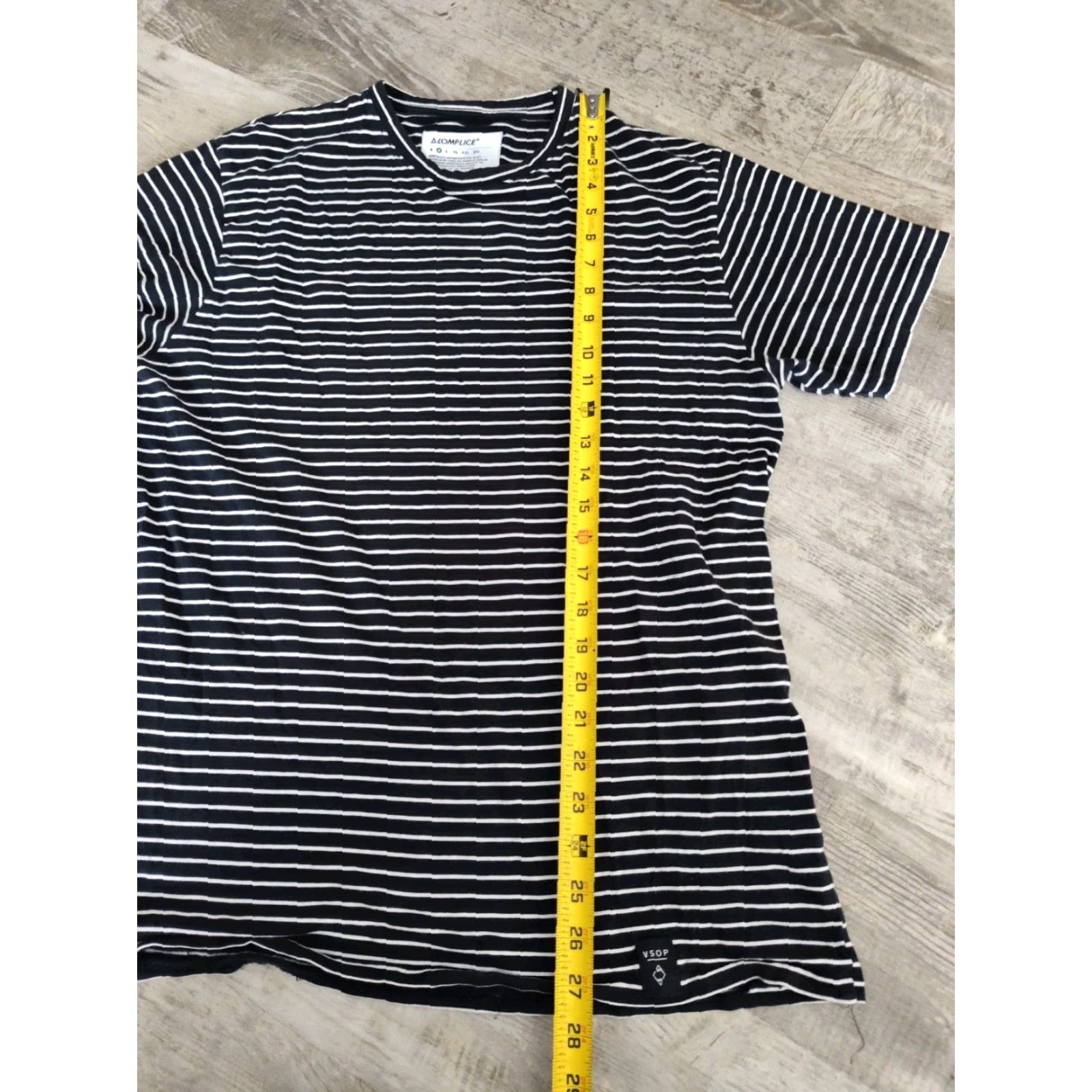 Vintage VINTAGE Akomplice VSOP Men's T-Shirt Size Medium Short Sleeve Black White Striped Cotton Casual Skate Preppy Size US M / EU 48-50 / 2 - 6 Thumbnail