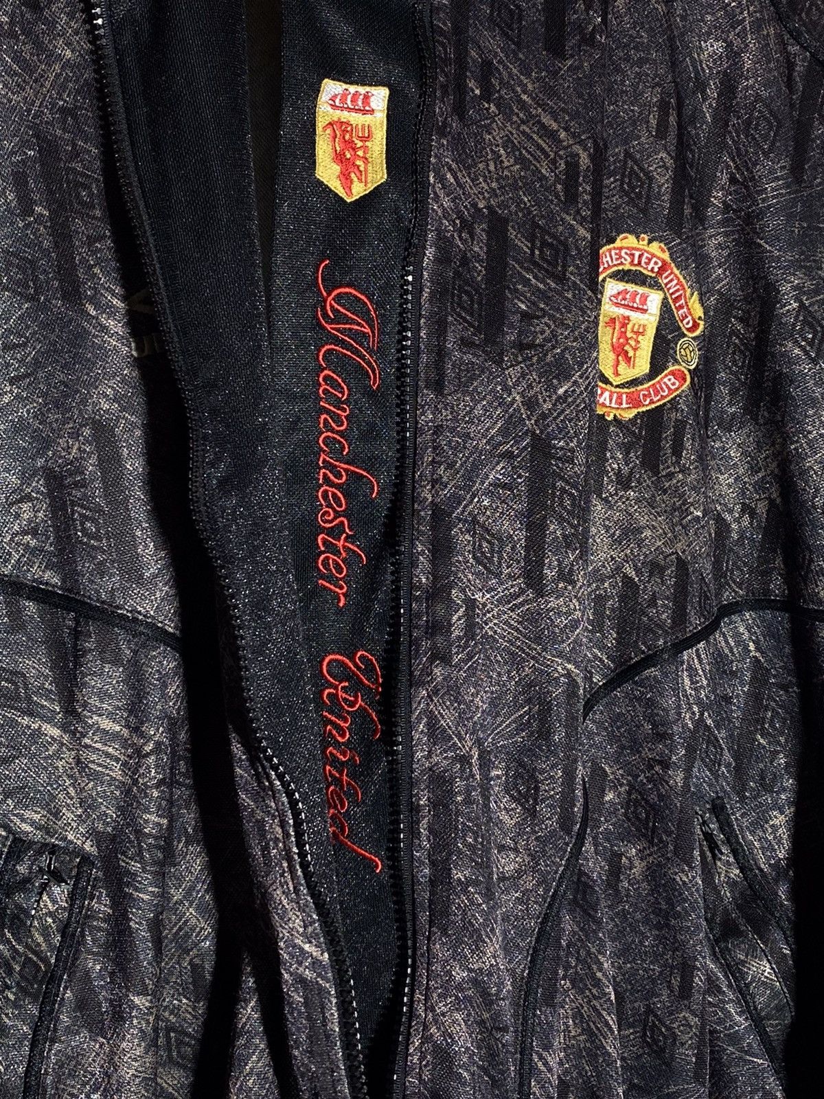 Umbro × Vintage Vintage 1992/93 Manchester United Umbro Sharp Rare track top Size US L / EU 52-54 / 3 - 12 Thumbnail