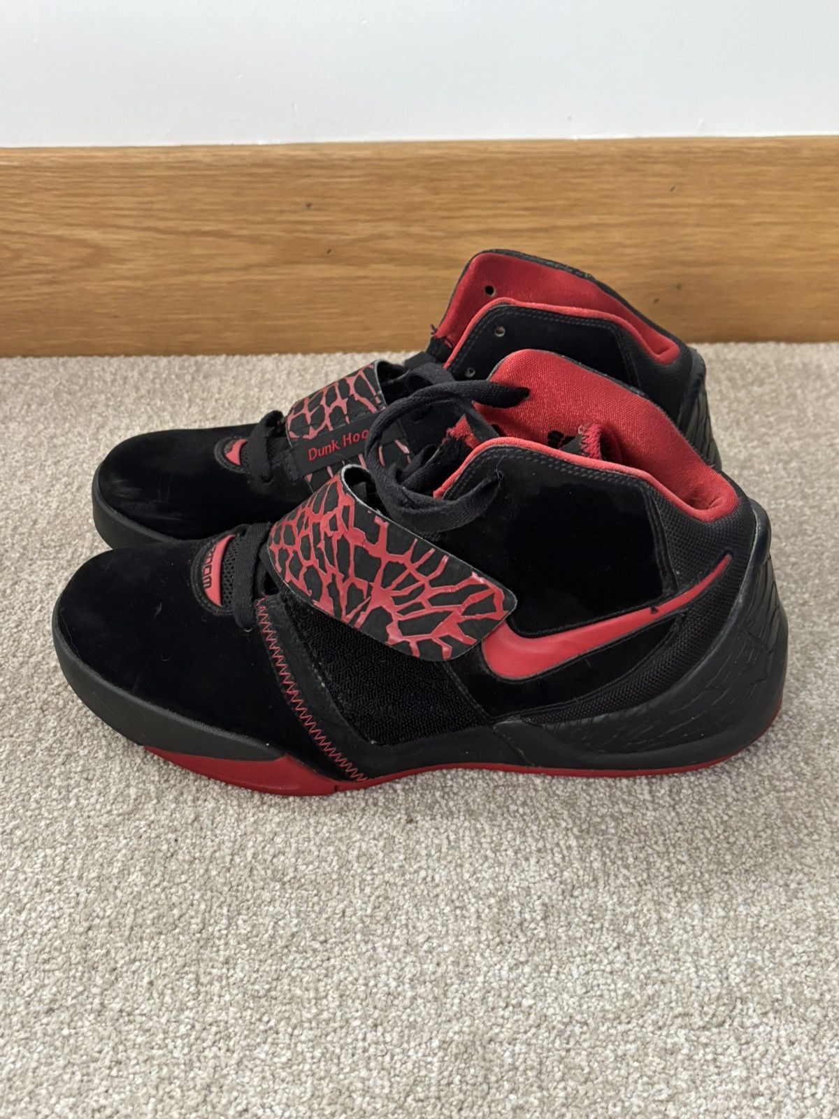 Nike Nike Zoom Kobe II Dark Knight 2008 Size US 10.5 / EU 43-44 - 1 Thumbnail