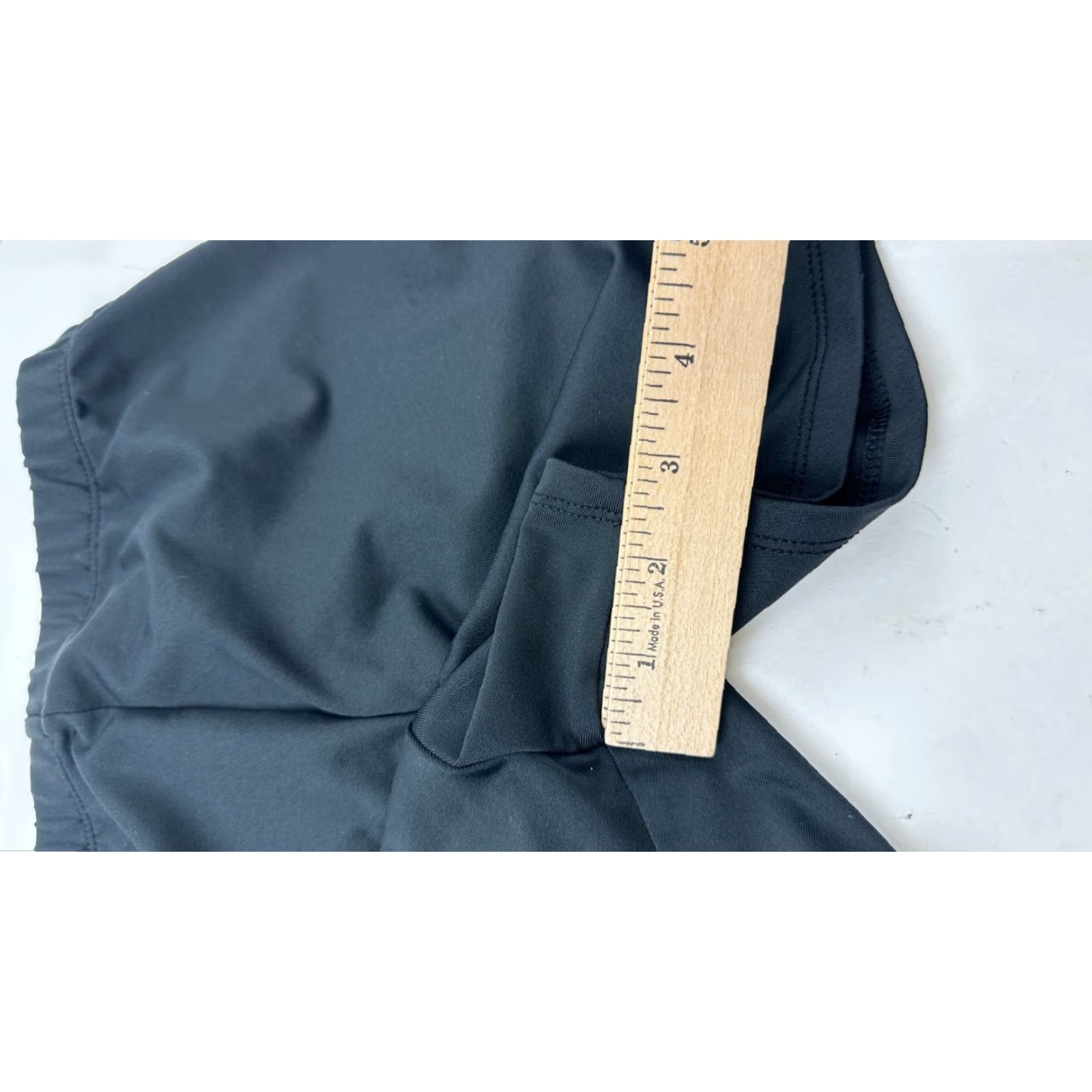Mizuno Mizuno Shorts Women Medium Black Drylite Lightweight Performance Stretch Pull On Athletic Compression Gym & Training Running & Jogging 90s? Size 42" / US 20 - 5 Thumbnail