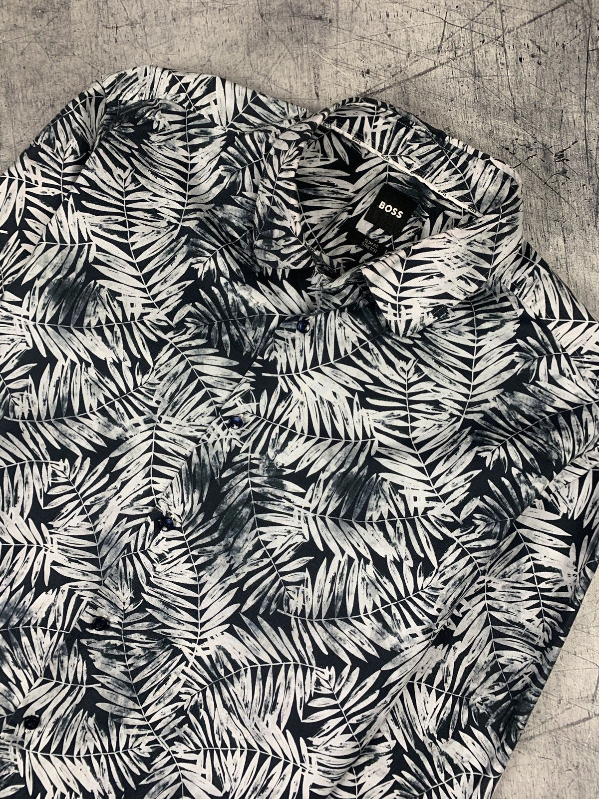 Hugo Boss Hugo Boss Leaf Flower Shirt Buttons-Ups Top L/S Size 43 Size US S / EU 44-46 / 1 - 2 Thumbnail
