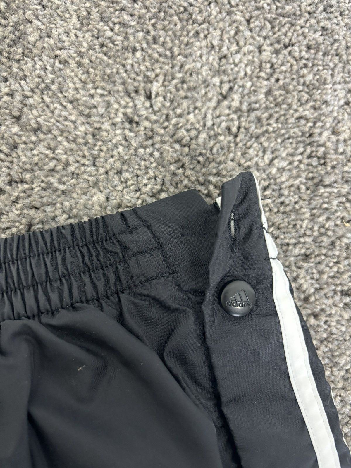 Vintage Vintage 90s black adidas tear away lined pants Size US 32 / EU 48 - 4 Thumbnail