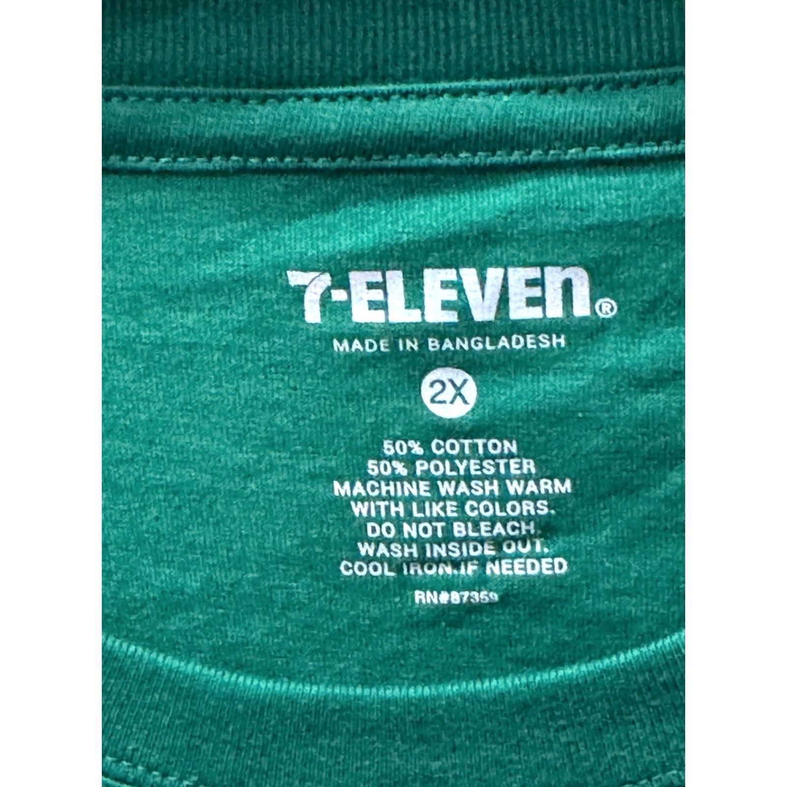Eleventy 7 Eleven Christmas Collectible TEE T SHIRT 2XL XXL Men Multicolor Long Sleeve Shirt Size US XXL / EU 58 / 5 - 6 Thumbnail
