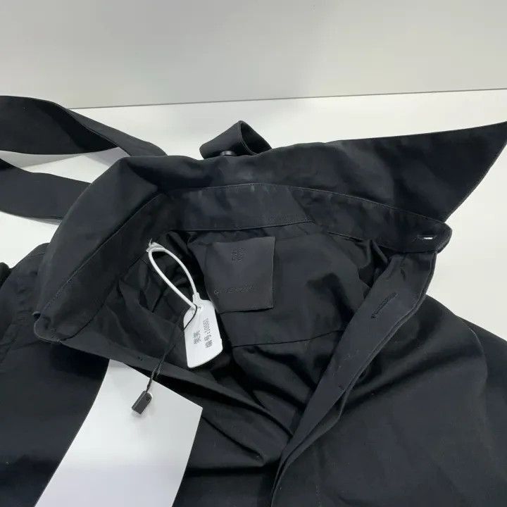 Givenchy Givenchy Givenchy Black Long Sleeve Shirt with Ushaped Loc Size US M / EU 48-50 / 2 - 7 Thumbnail