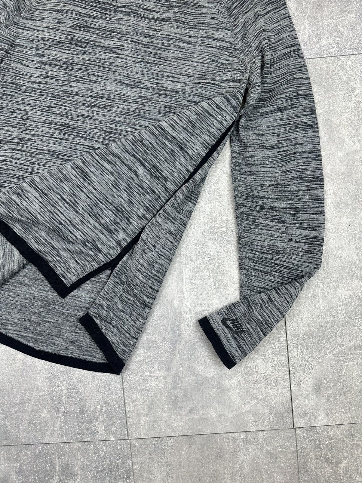 Nike Nike Tech Fleece Small Logo Grey Y2K Long Sleeve Size US S / EU 44-46 / 1 - 3 Thumbnail
