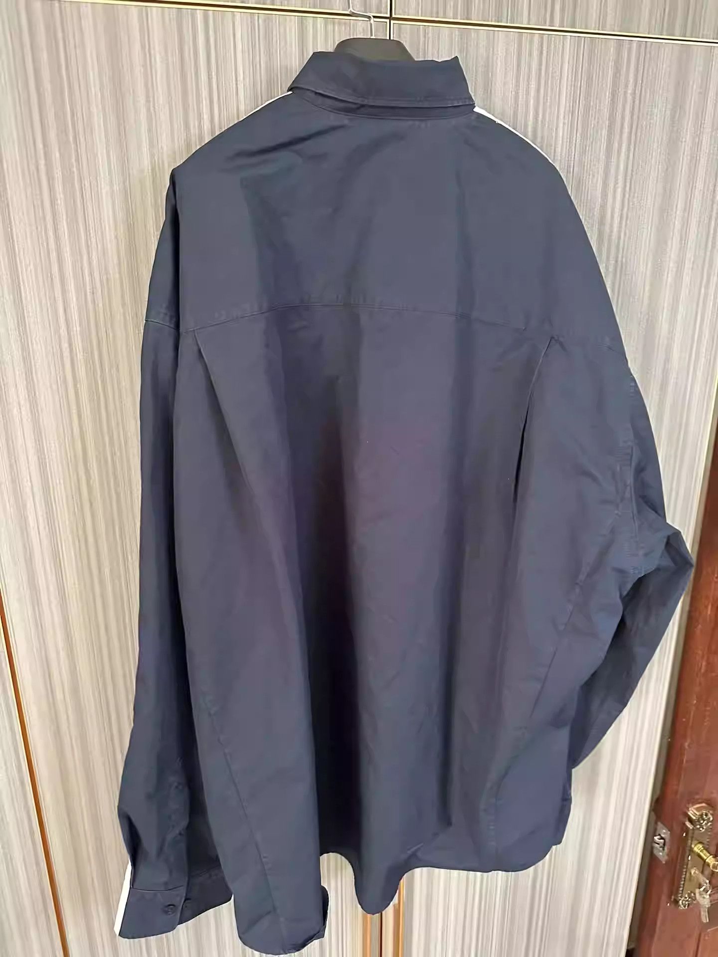 Balenciaga Balenciaga Manchester United co-branded shirts Size US M / EU 48-50 / 2 - 2 Thumbnail