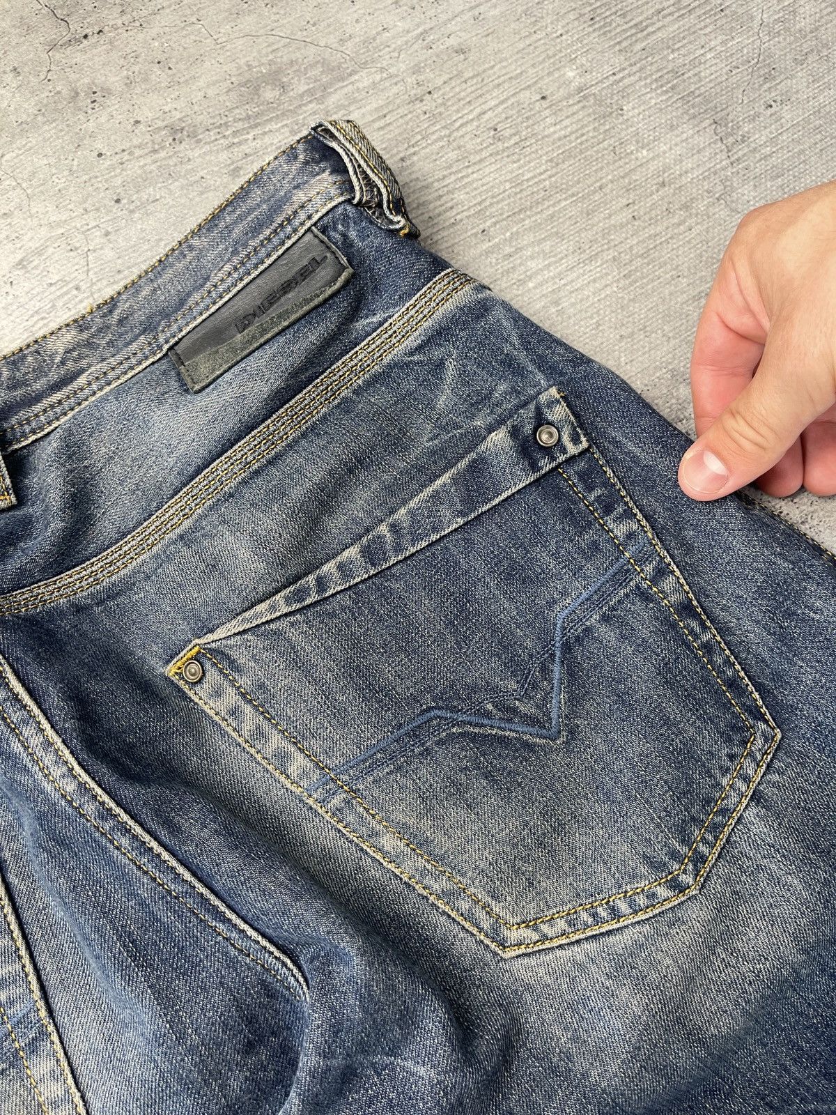 Designer Diesel Krooley distressed carrot jeans 31/32 Size US 31 - 4 Thumbnail