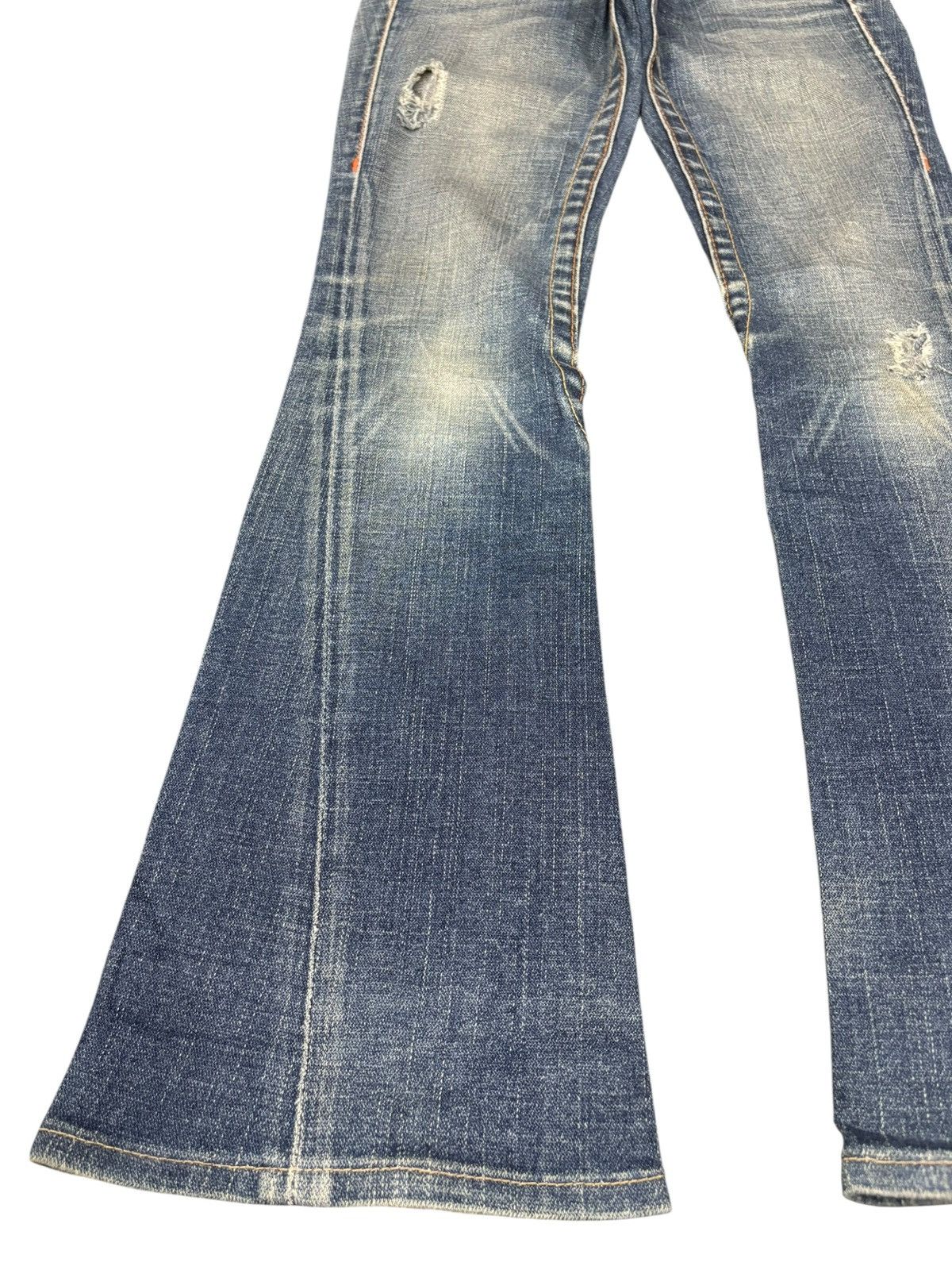 True Religion Vintage True Religion Joey Distressed Flare Blue Jeans Size 27" / US 4 / IT 40 - 6 Thumbnail