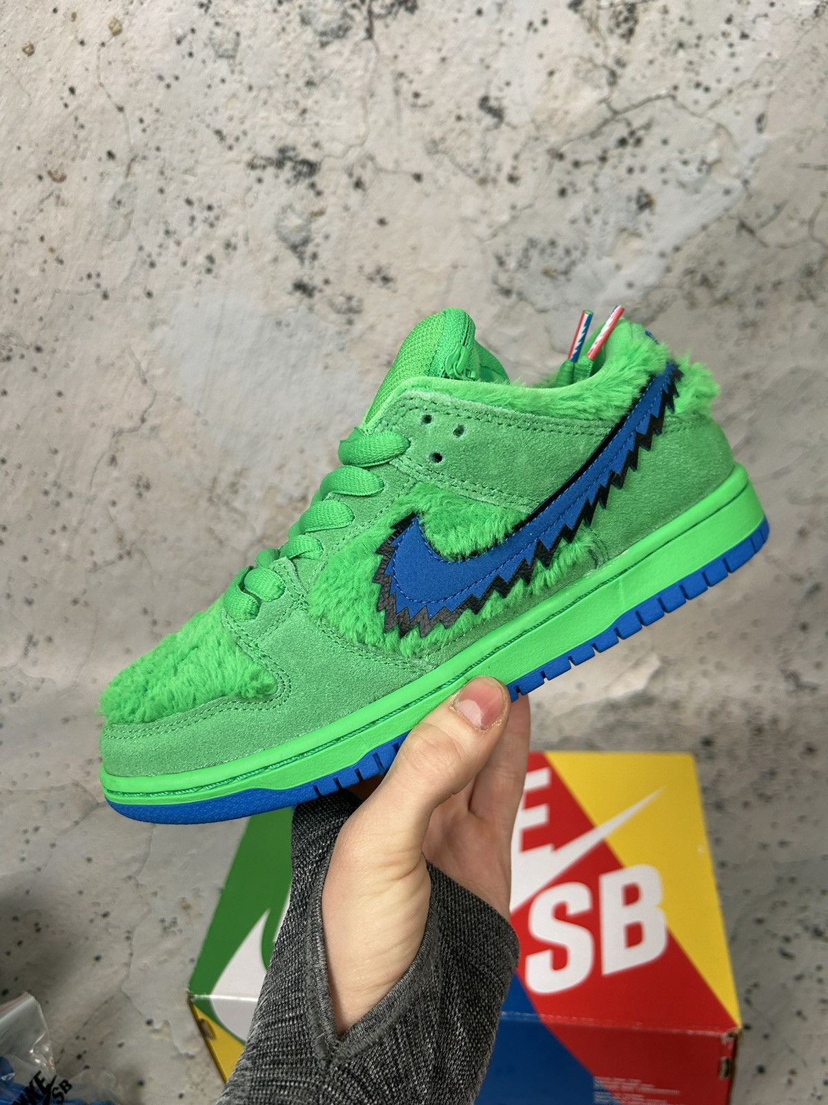Nike Nike Dunk SB Grateful Dead Green Fluffy Sneakers Rare Hype Size US 5 / EU 37 - 1 Thumbnail