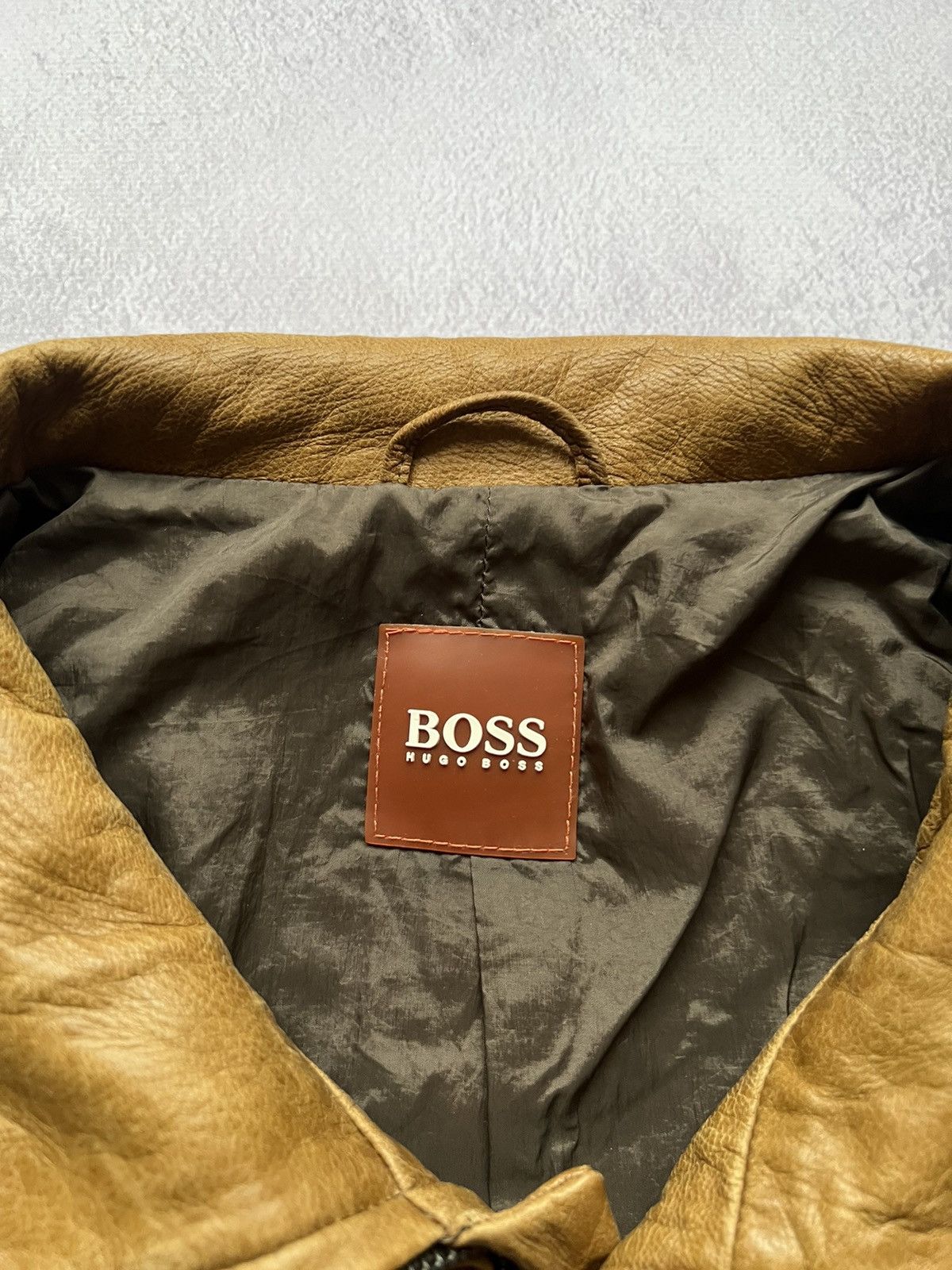 Hugo Boss × Vintage Hugo Boss Leather Bomber Jacket Size M Size US M / EU 48-50 / 2 - 7 Thumbnail