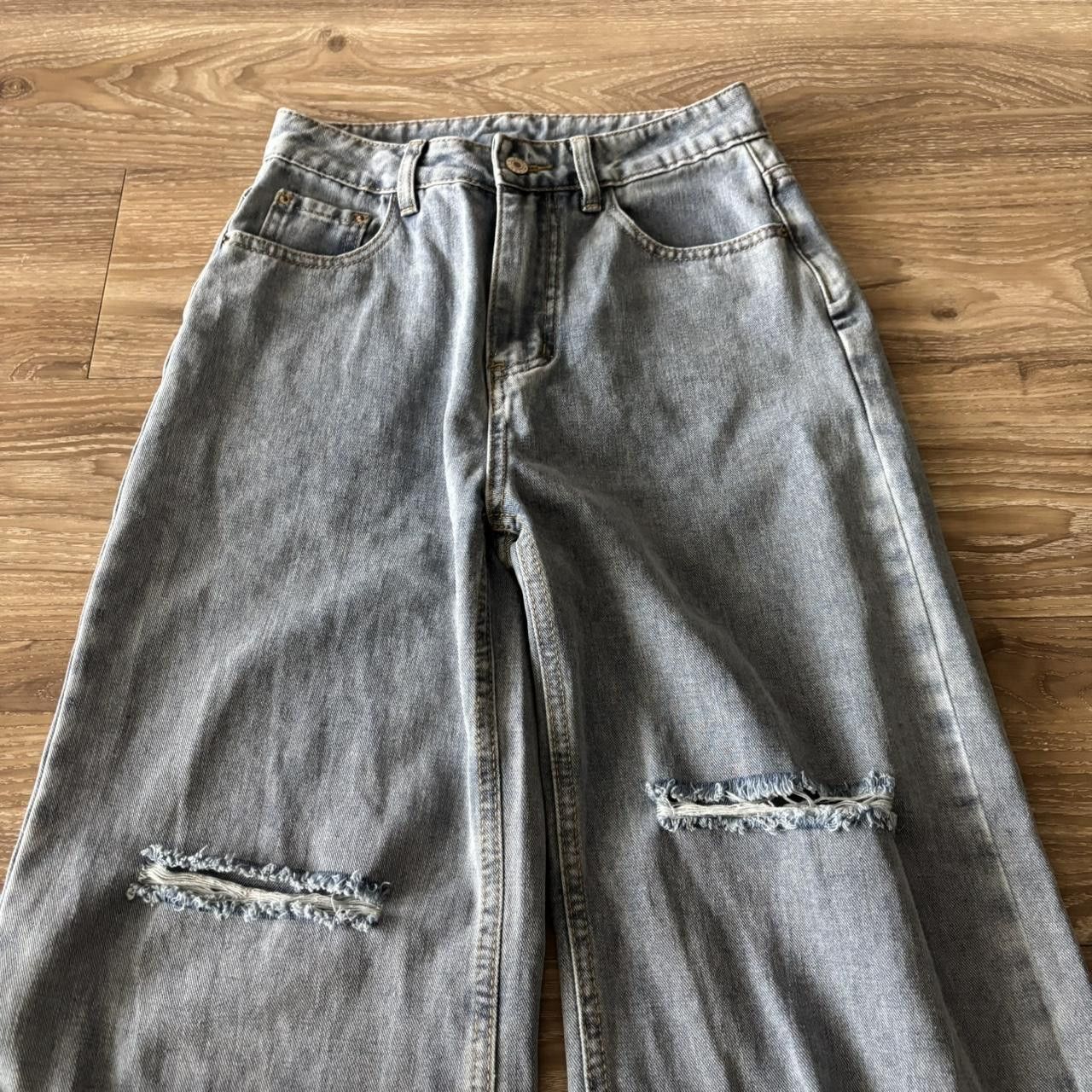 Vintage Crazy Vintage Y2K/2000s Baggy Light Wash Wide Leg Skater Style Denim Jeans! 26x30 Size US 26 / EU 42 - 5 Thumbnail