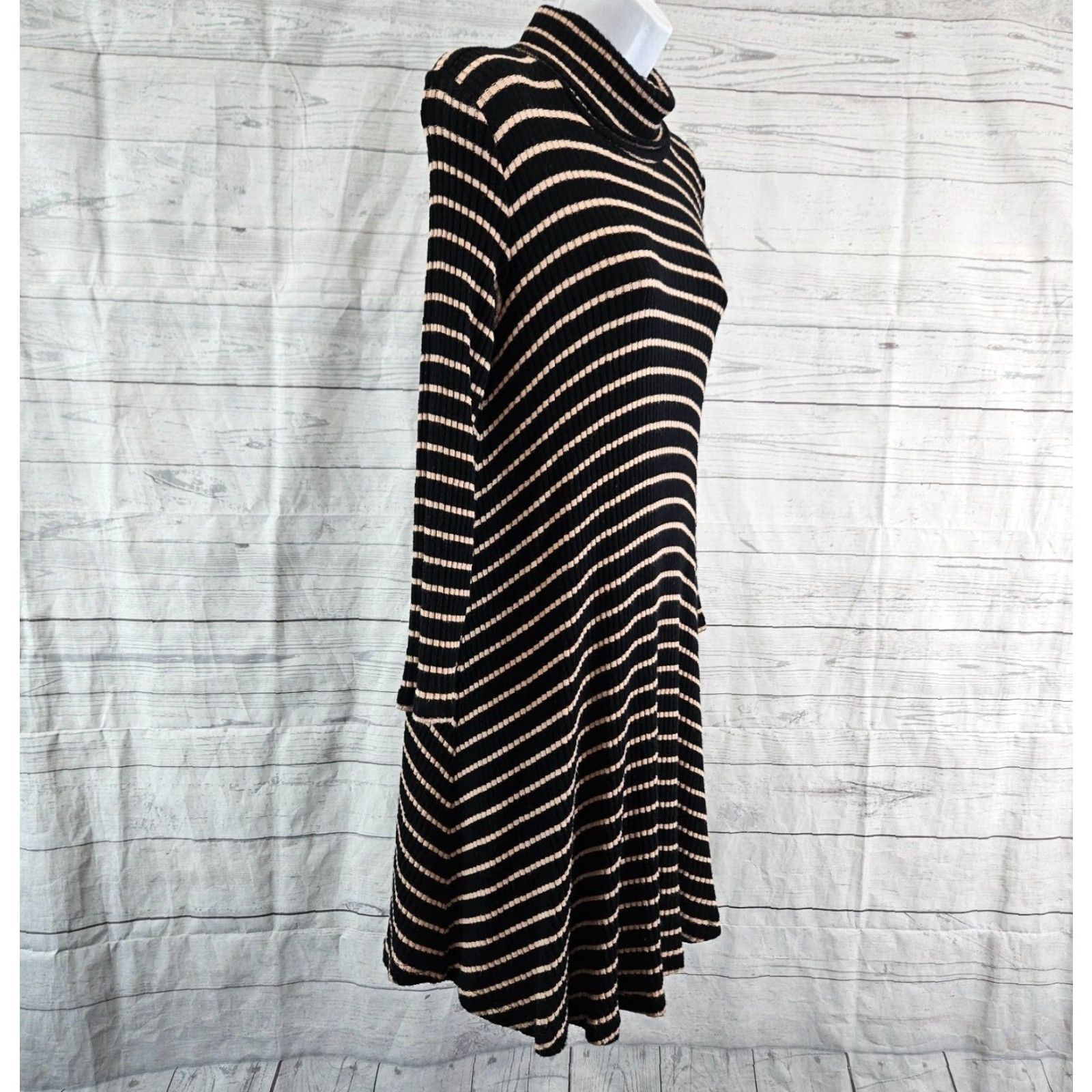 American Eagle Outfitters American Eagle Outfitters Turtleneck Dress Womens Mini Sz M Black Stripe Size M / US 6-8 / IT 42-44 - 3 Thumbnail