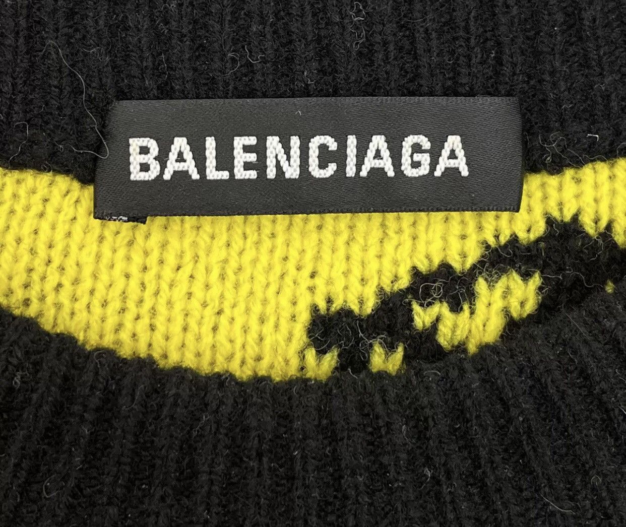 Balenciaga Balenciaga black and yellow printed sweater2412-Nextarrow Size US M / EU 48-50 / 2 - 5 Thumbnail