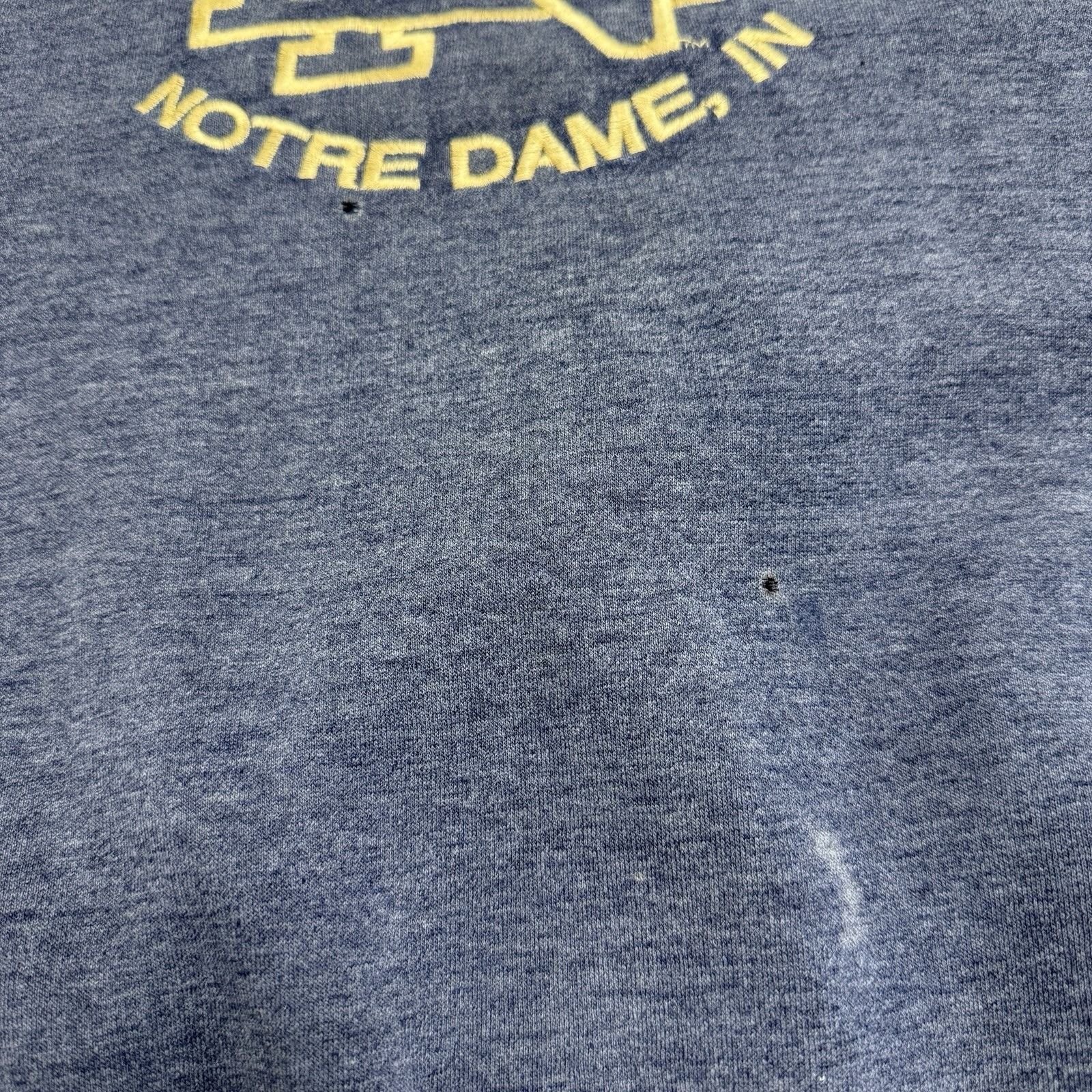 Vintage Vintage Notre Dame Sweatshirt Mens Large 24x27 Fighting Iris Size US L / EU 52-54 / 3 - 7 Thumbnail