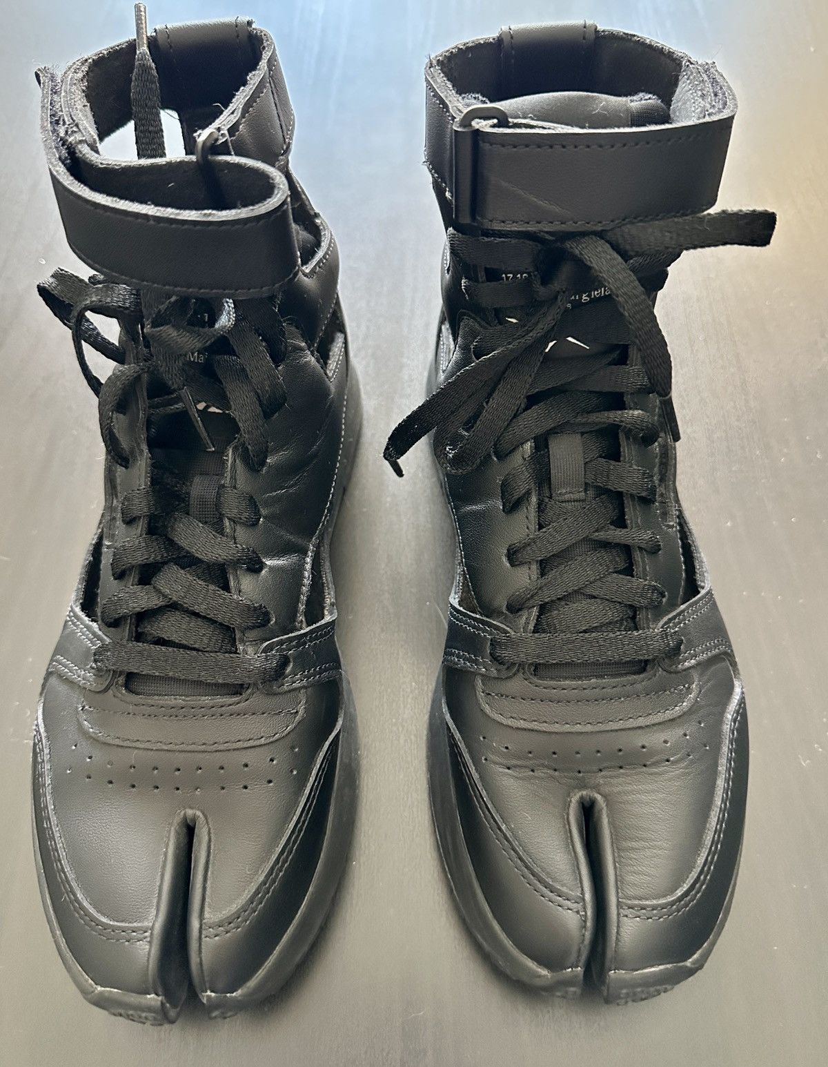 Maison Margiela × Reebok Maison Margiela x Reebok Classic Leather Tabi High Black Size US 7 / EU 40 - 1 Thumbnail